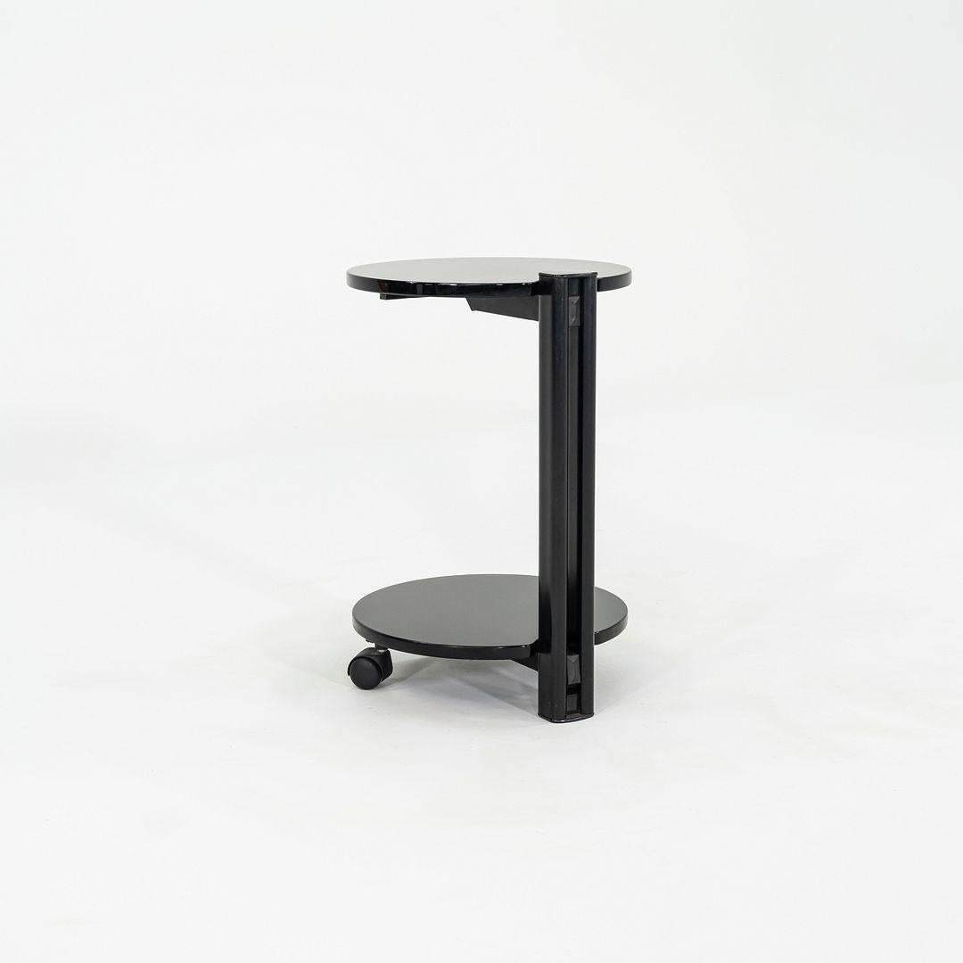 1980 Pace Collection Table d'appoint laquée noire sur roulettes Bon état - En vente à Philadelphia, PA