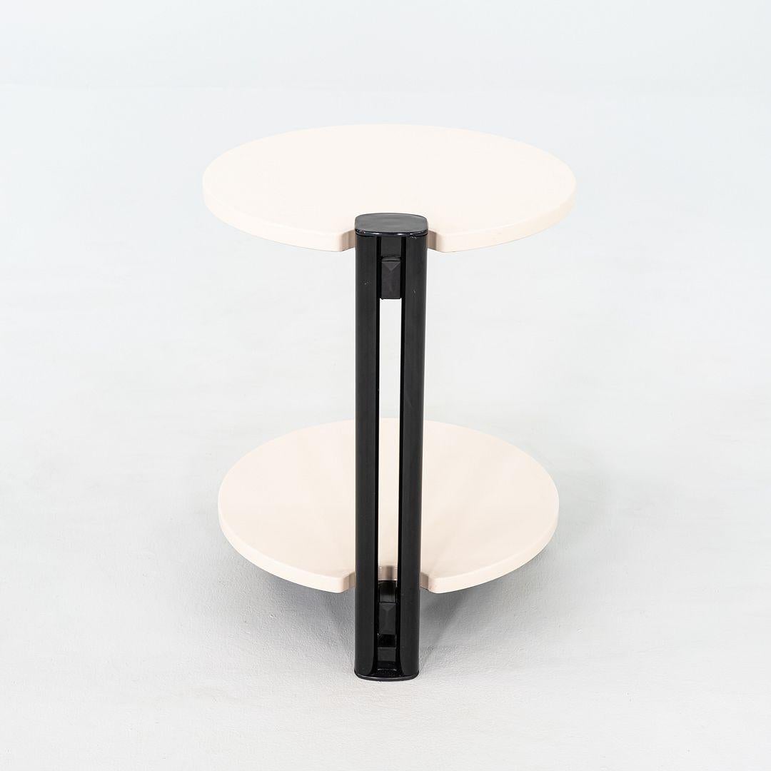 1980 Collection Sace Collectional Table d'appoint laquée blanche sur roulettes en vente 3