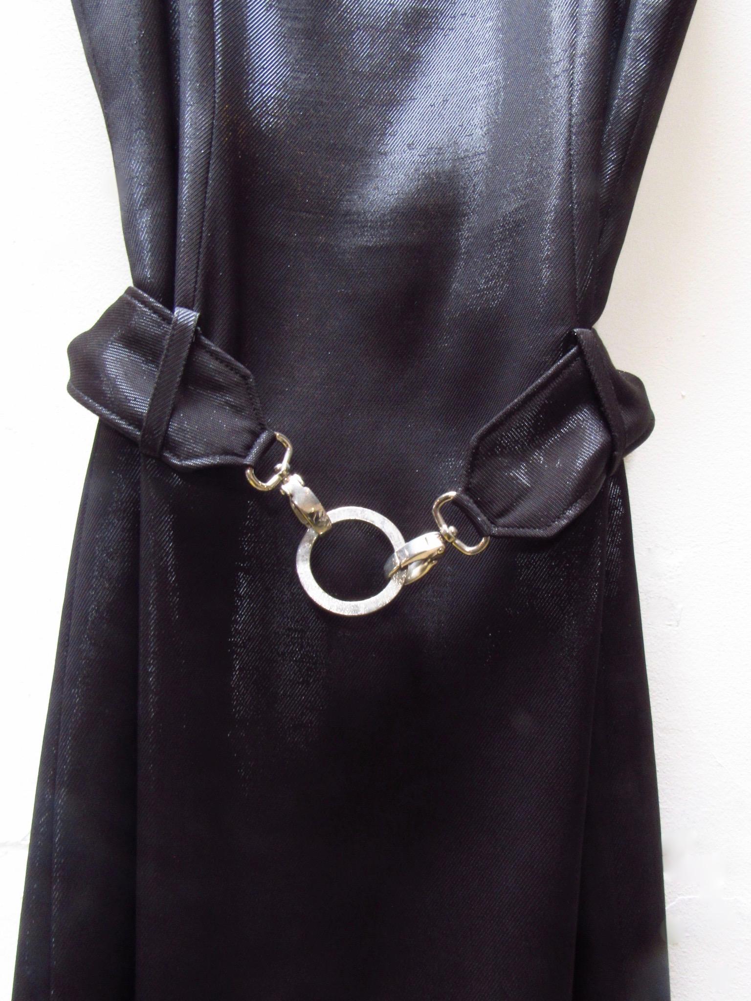 1980er Paco Rabanne Schwarzes Seiden-Minikleid mit Gürtel Damen im Angebot