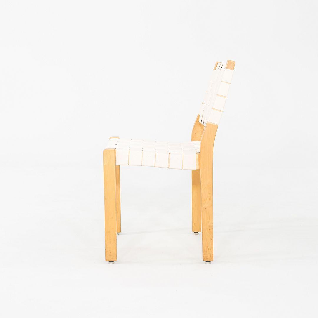 Finlandais 1980s Pair of Alvar & Aino Aalto for Artek 611 Stacking Dining /Side Chairs en vente