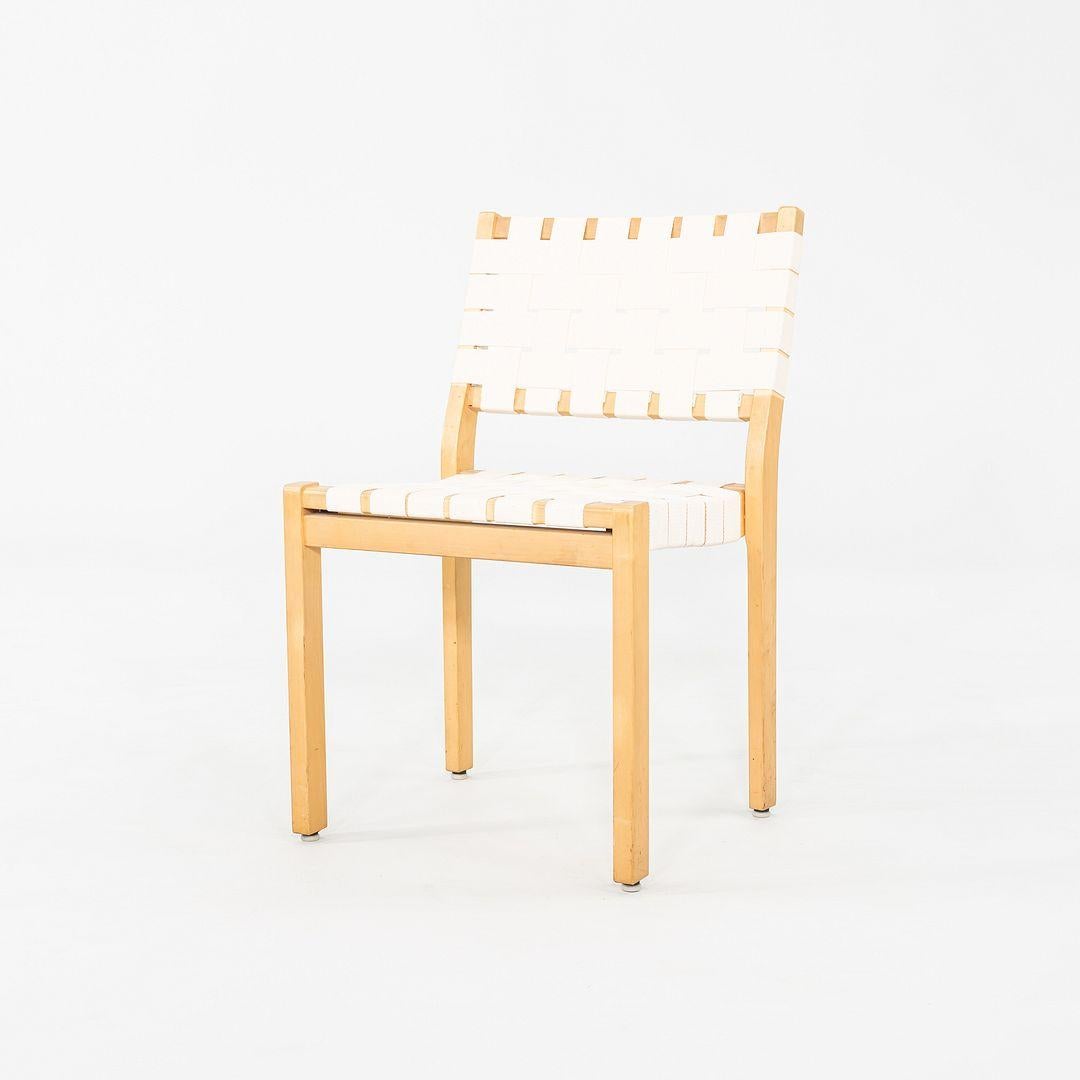 1980s Pair of Alvar & Aino Aalto for Artek 611 Stacking Dining /Side Chairs en vente 2