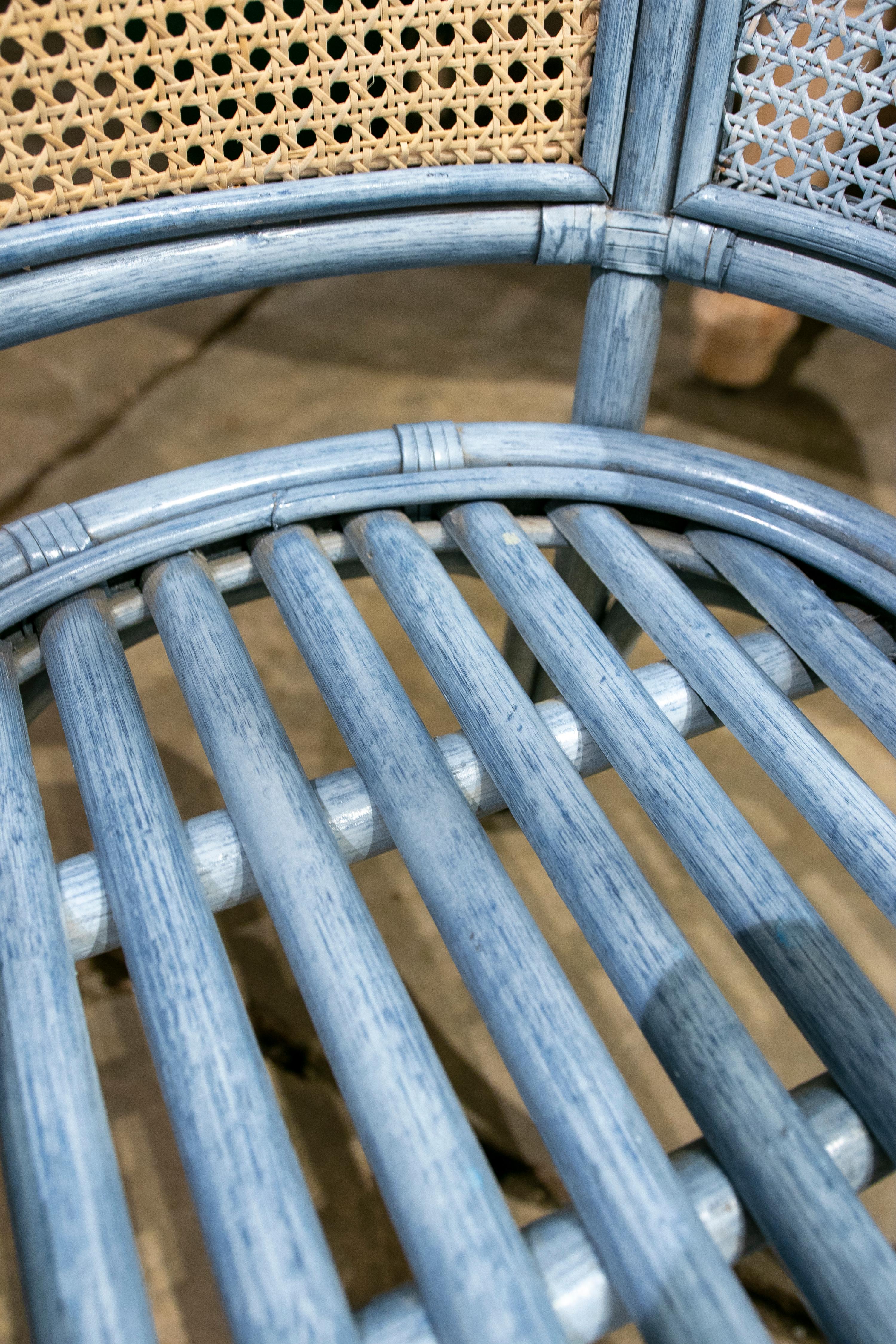 Coppia di poltrone anni '80 in griglia di rattan e bambù in vendita 7