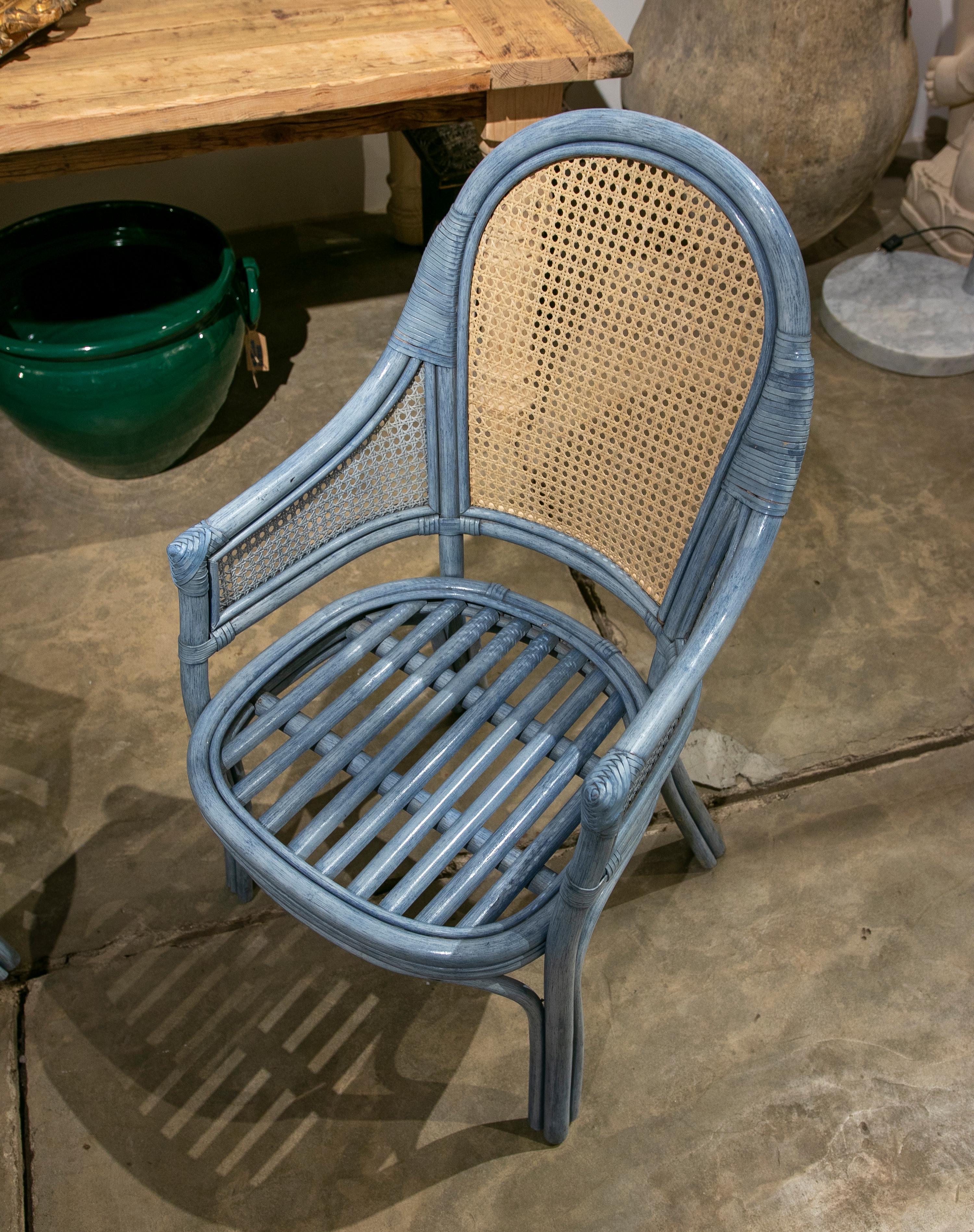 Coppia di poltrone anni '80 in griglia di rattan e bambù in vendita 3