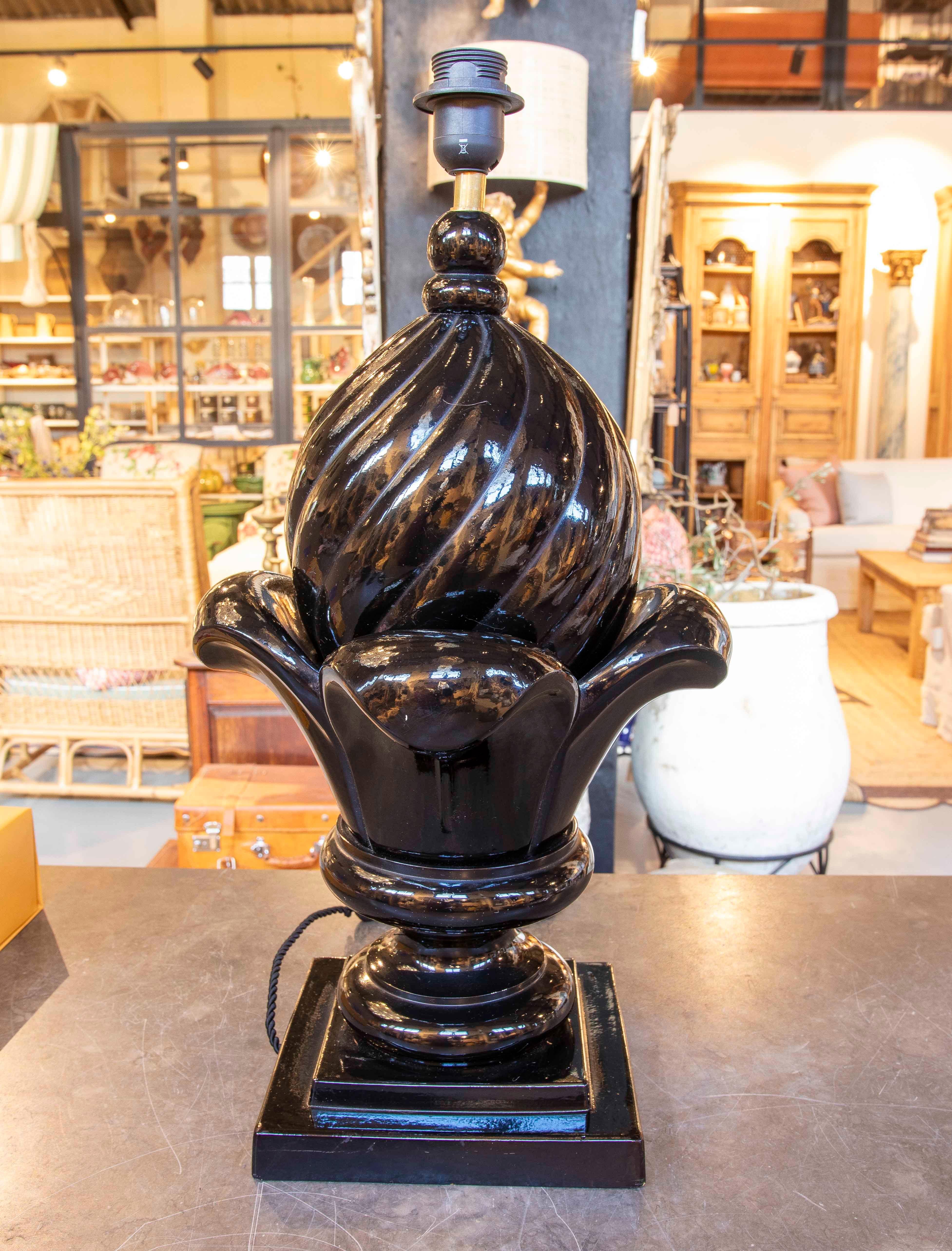 Glazed 1980s Pair of Black Ceramic Lamps with Stylized Floral Design For Sale