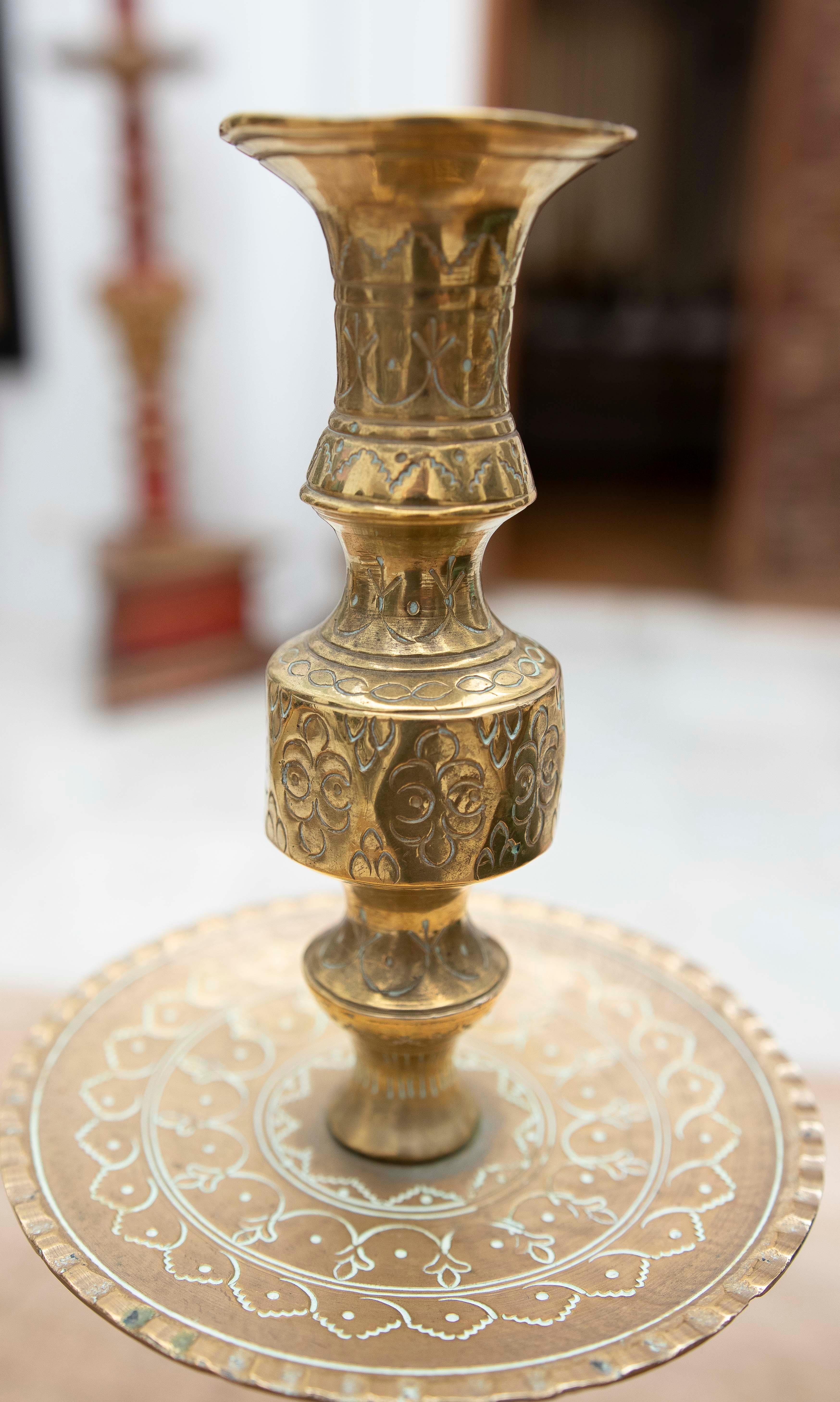 1980s Pair of Bronze Candlesticks with Hand-Carved Geometric Decorations For Sale 3