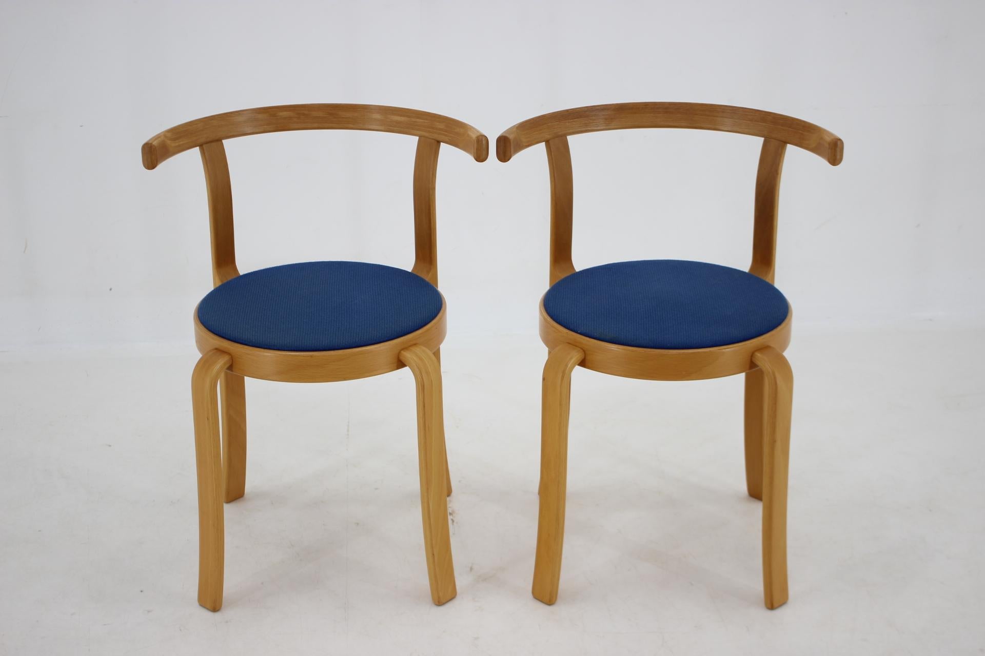 Mid-Century Modern 1980s Pair of Danish Stackable Magnus Olesen 8000 Series Chairs