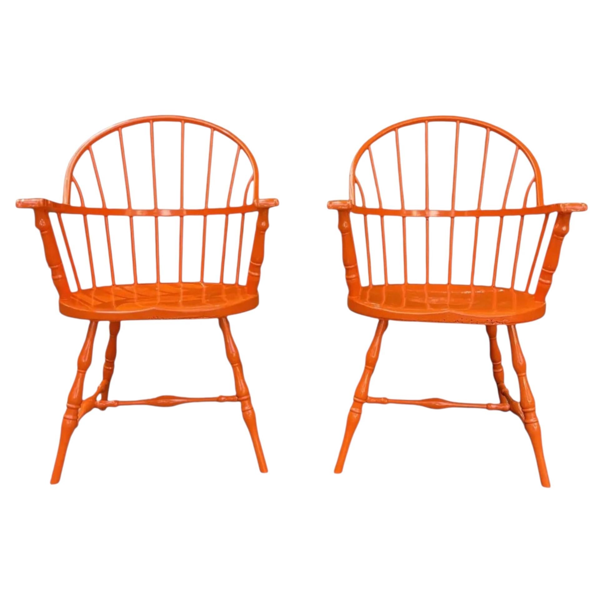 Paire de fauteuils Windsor à dossier en forme de nœud, en métal moulé, couleur mandarine brillante, des années 1980 en vente