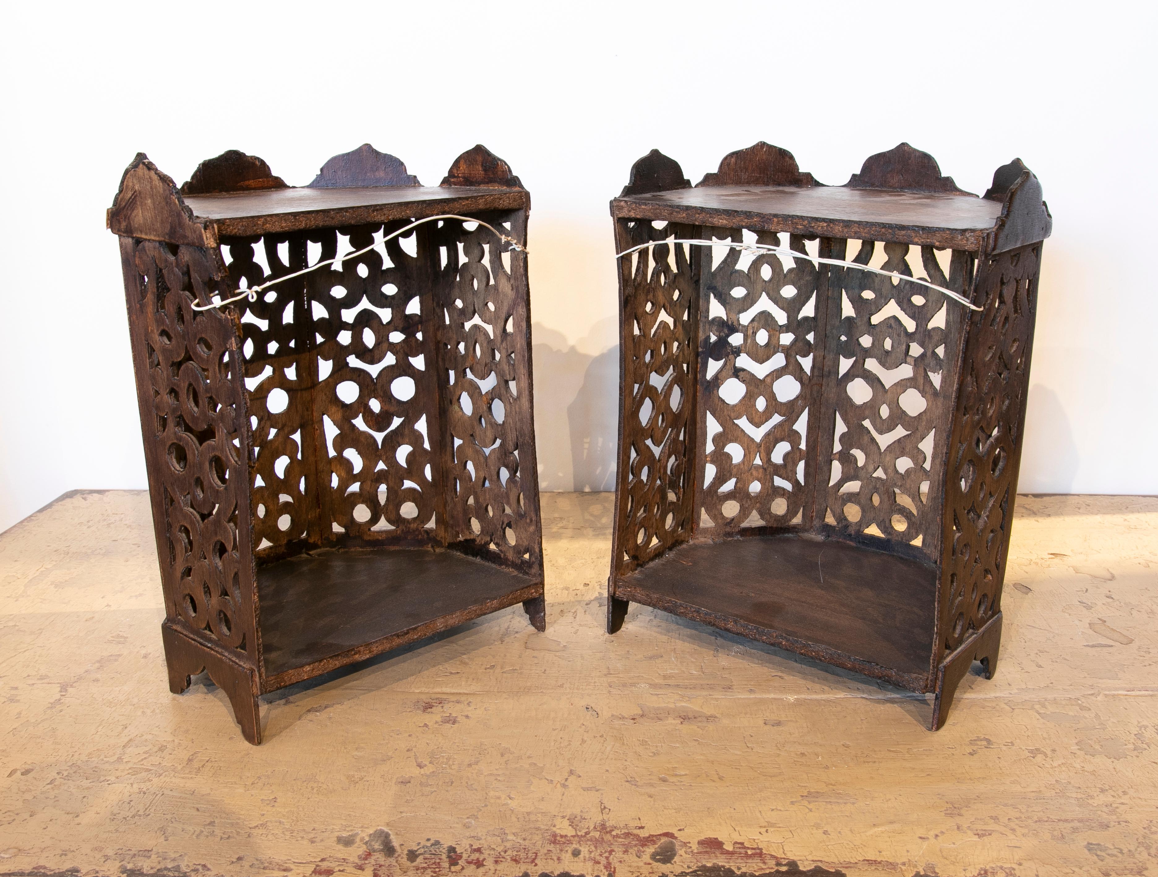 1980s Pair of Hand Carved Wooden Wall Sconces In Good Condition In Marbella, ES