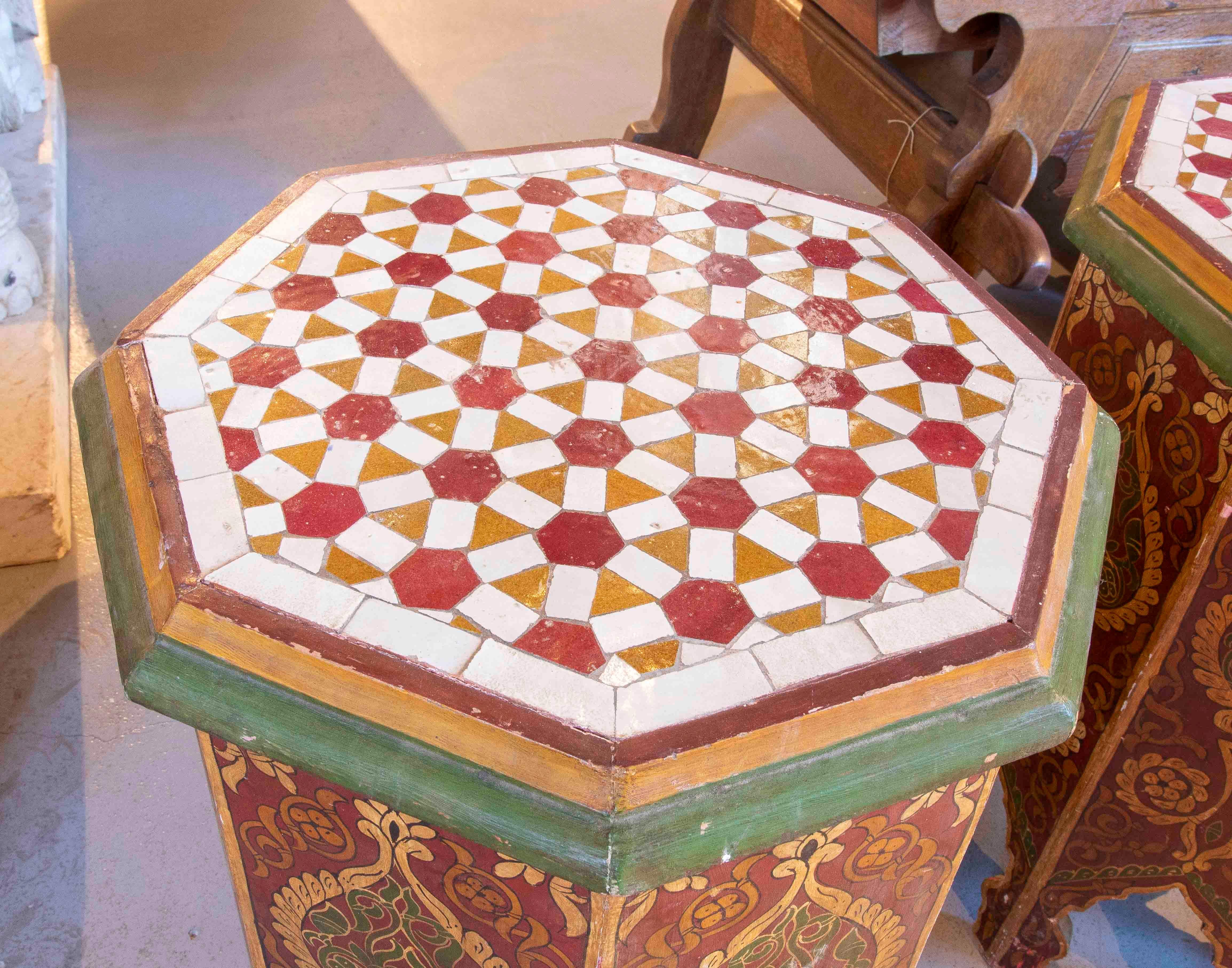 1980s Pair of Hand-painted Moroccan Octagonal Tables, Zelige Tile Top In Good Condition For Sale In Marbella, ES