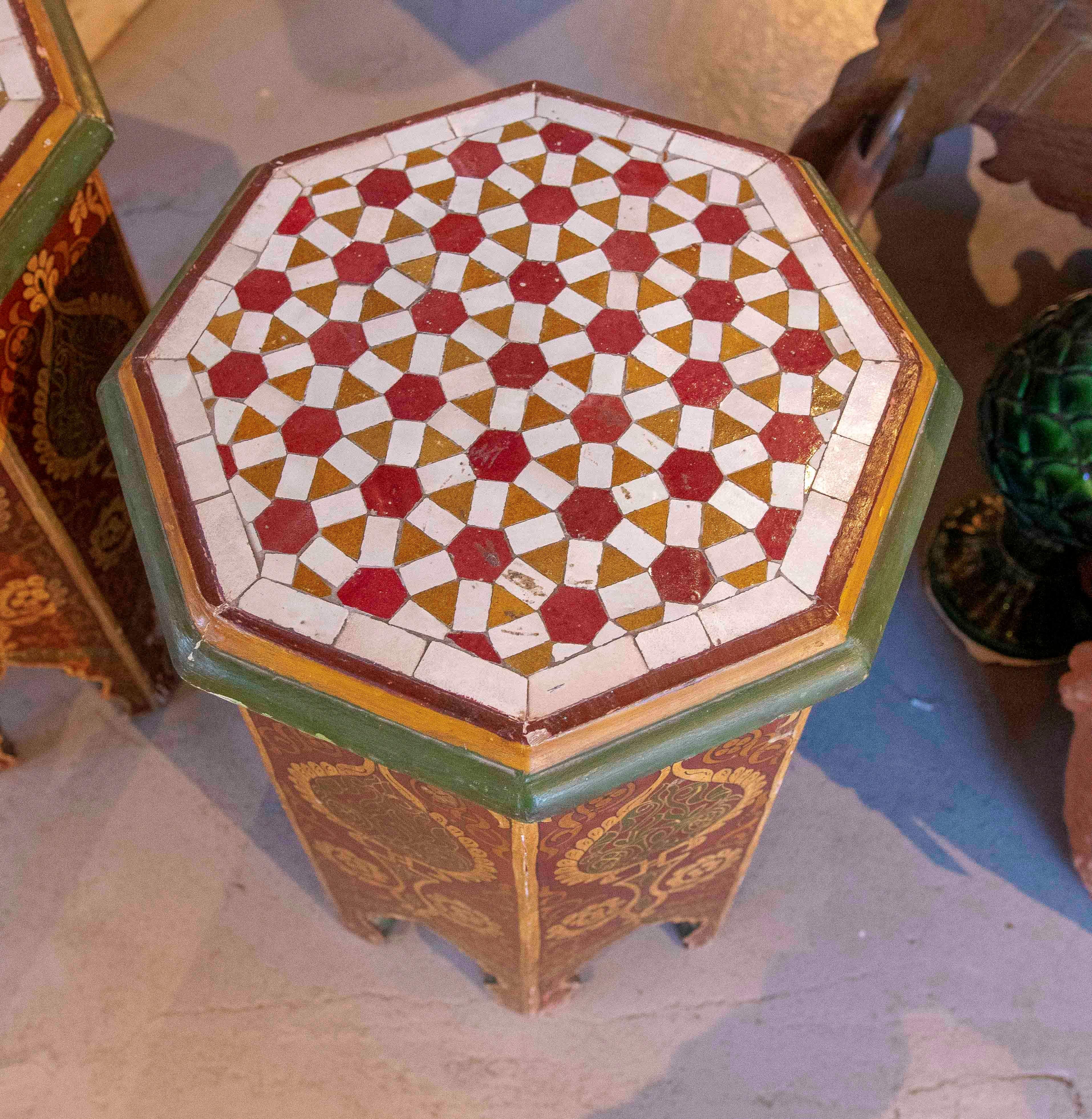 1980s Pair of Hand-painted Moroccan Octagonal Tables, Zelige Tile Top For Sale 1