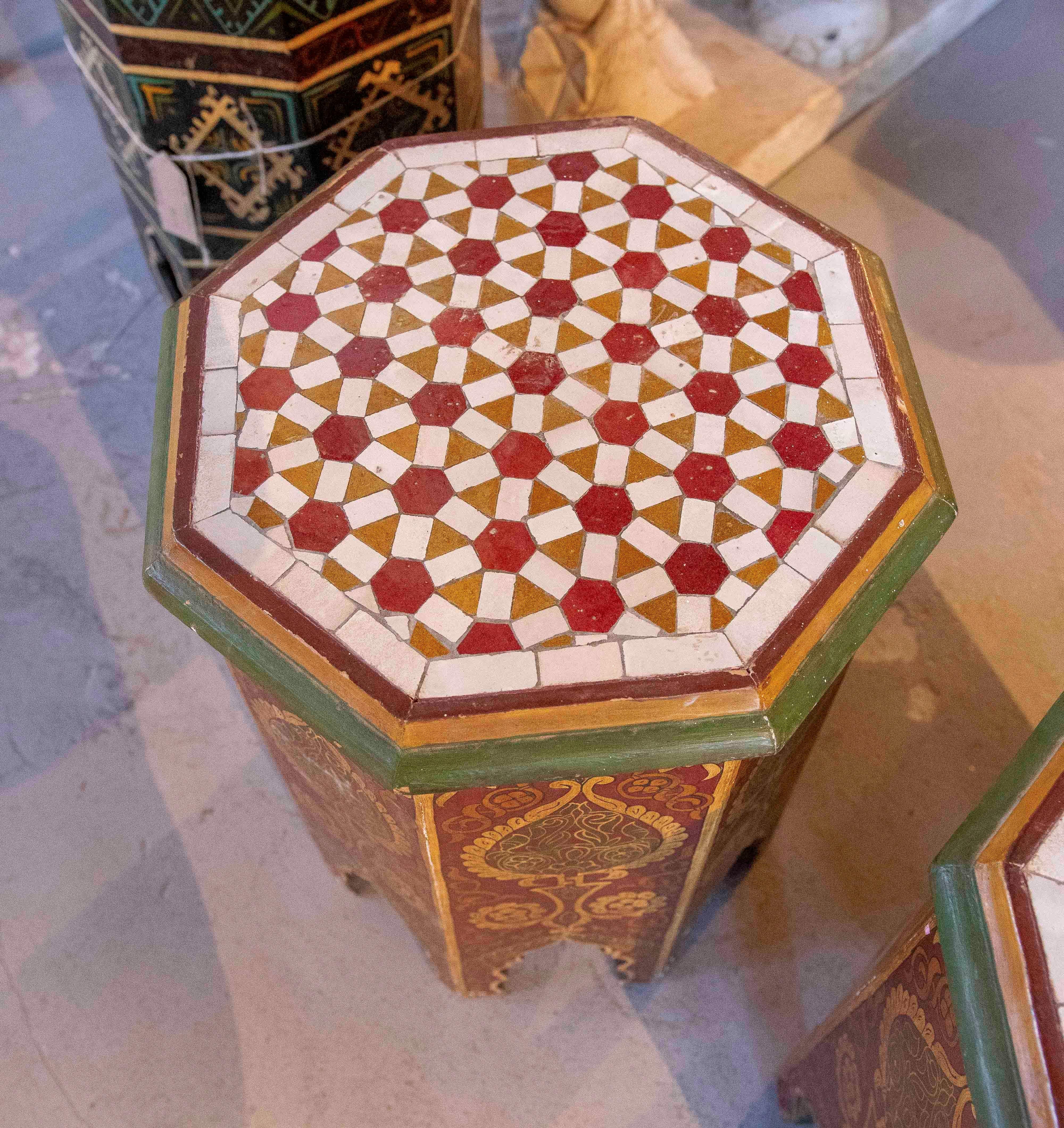 1980s Pair of Hand-painted Moroccan Octagonal Tables, Zelige Tile Top For Sale 2