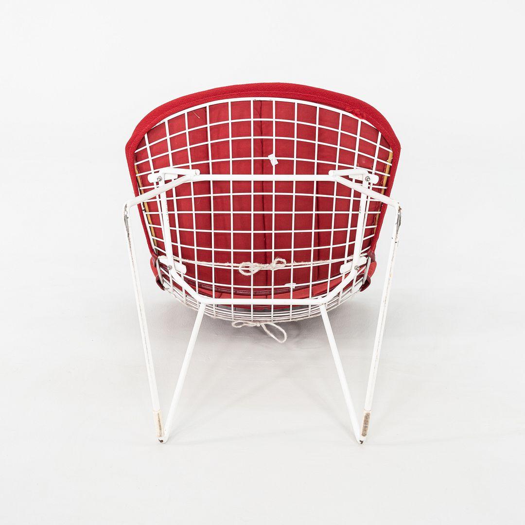 Fin du 20e siècle 1980 Paire de chaises de salle à manger/côté Harry Bertoia pour Knoll en blanc avec des pads rouges en vente