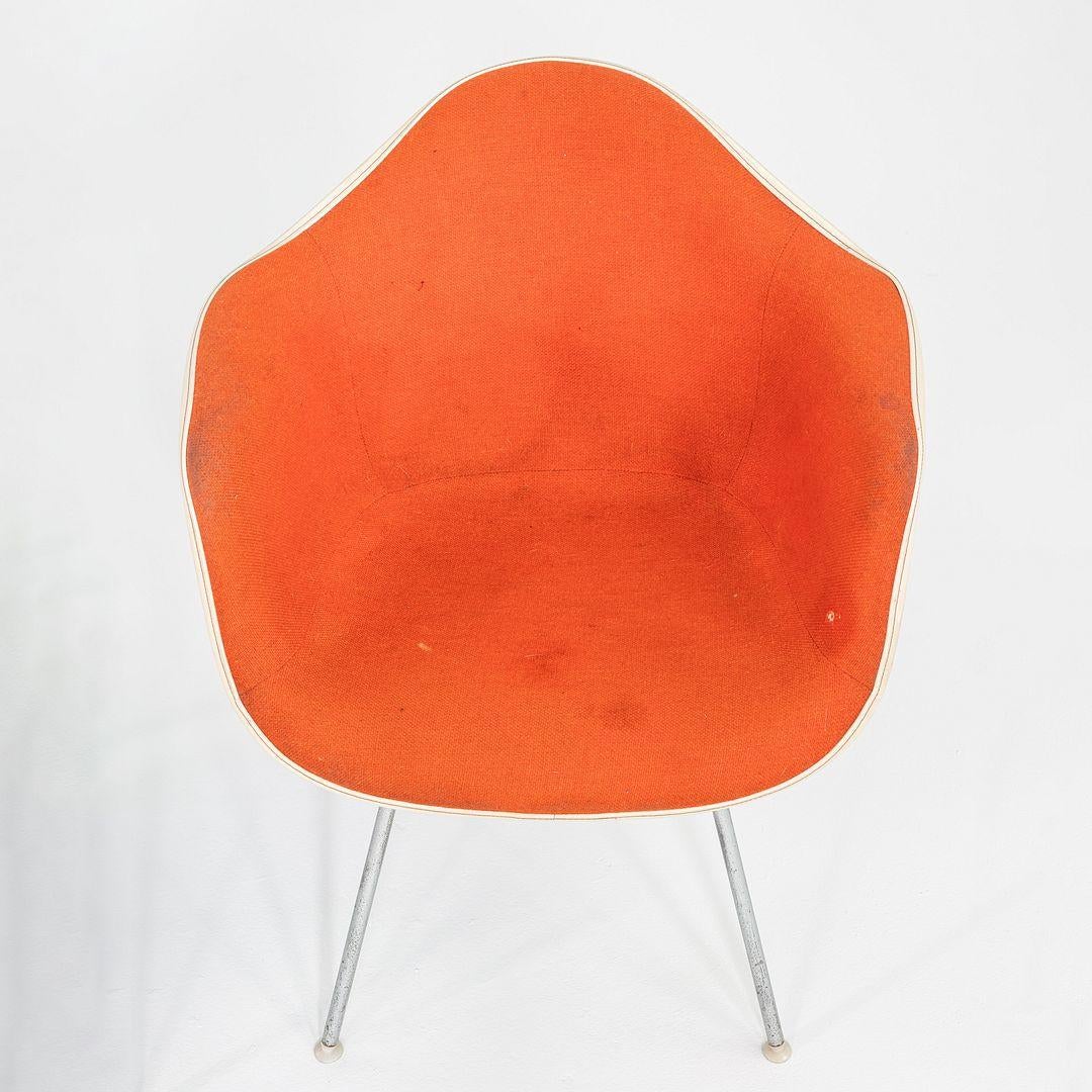 Coppia di sedie Herman Miller Eames in fibra di vetro DAX Dining Arm Shell degli anni '80 in vendita 3