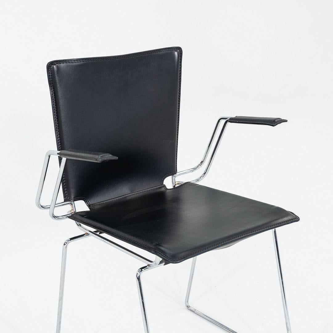 Fin du 20e siècle Paire de chaises à accoudoirs en cuir noir Hiroyuki Toyoda pour ICF, années 1980 en vente