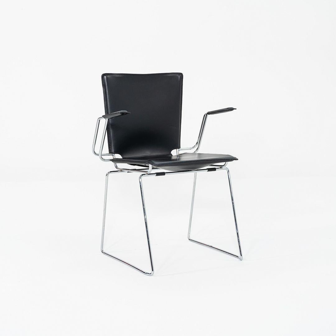 Acier Paire de chaises à accoudoirs en cuir noir Hiroyuki Toyoda pour ICF, années 1980 en vente