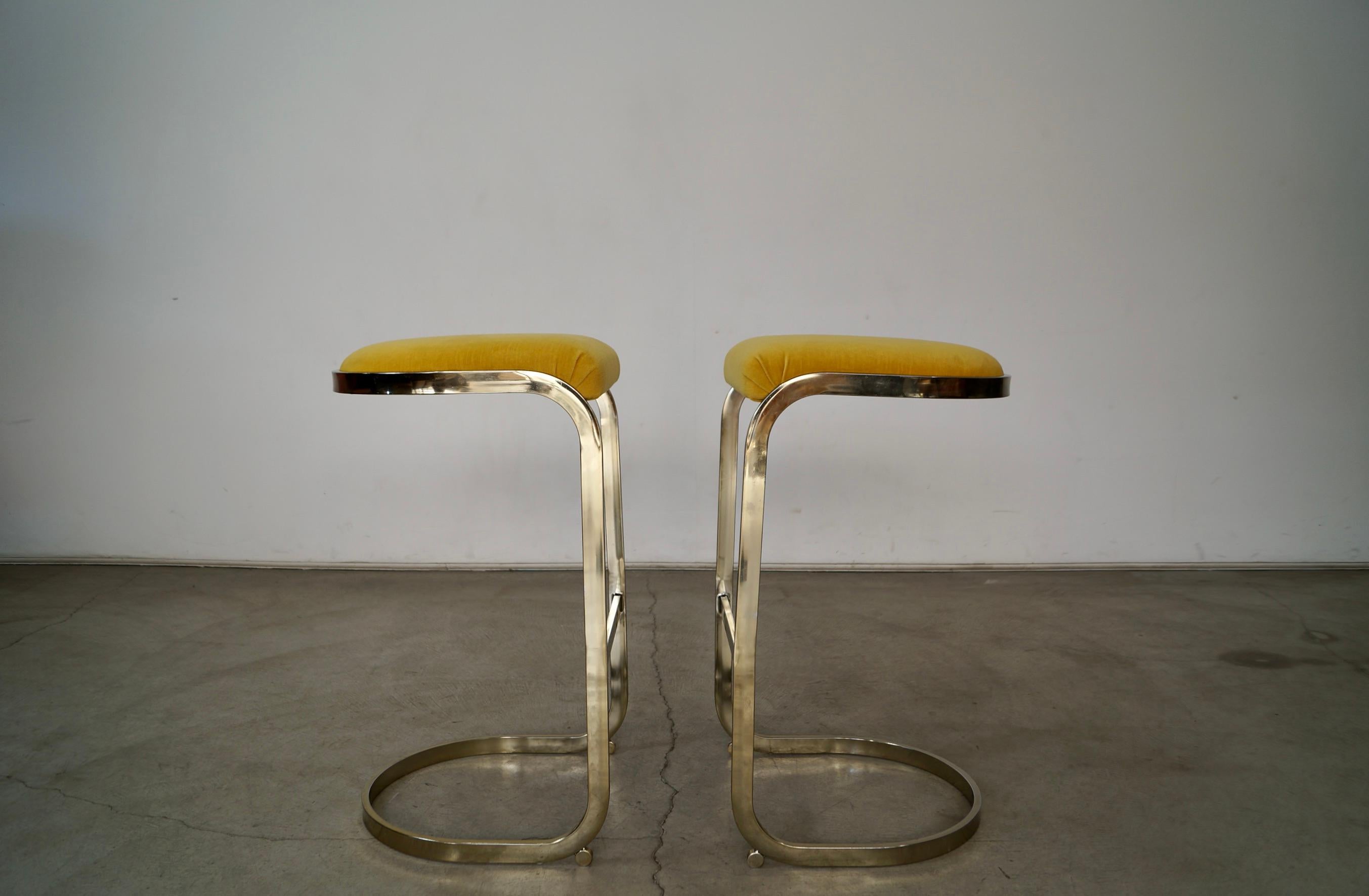 1980's Pair of Hollywood Regency Baughman Style Cantilever Brass Bar Stools For Sale 6