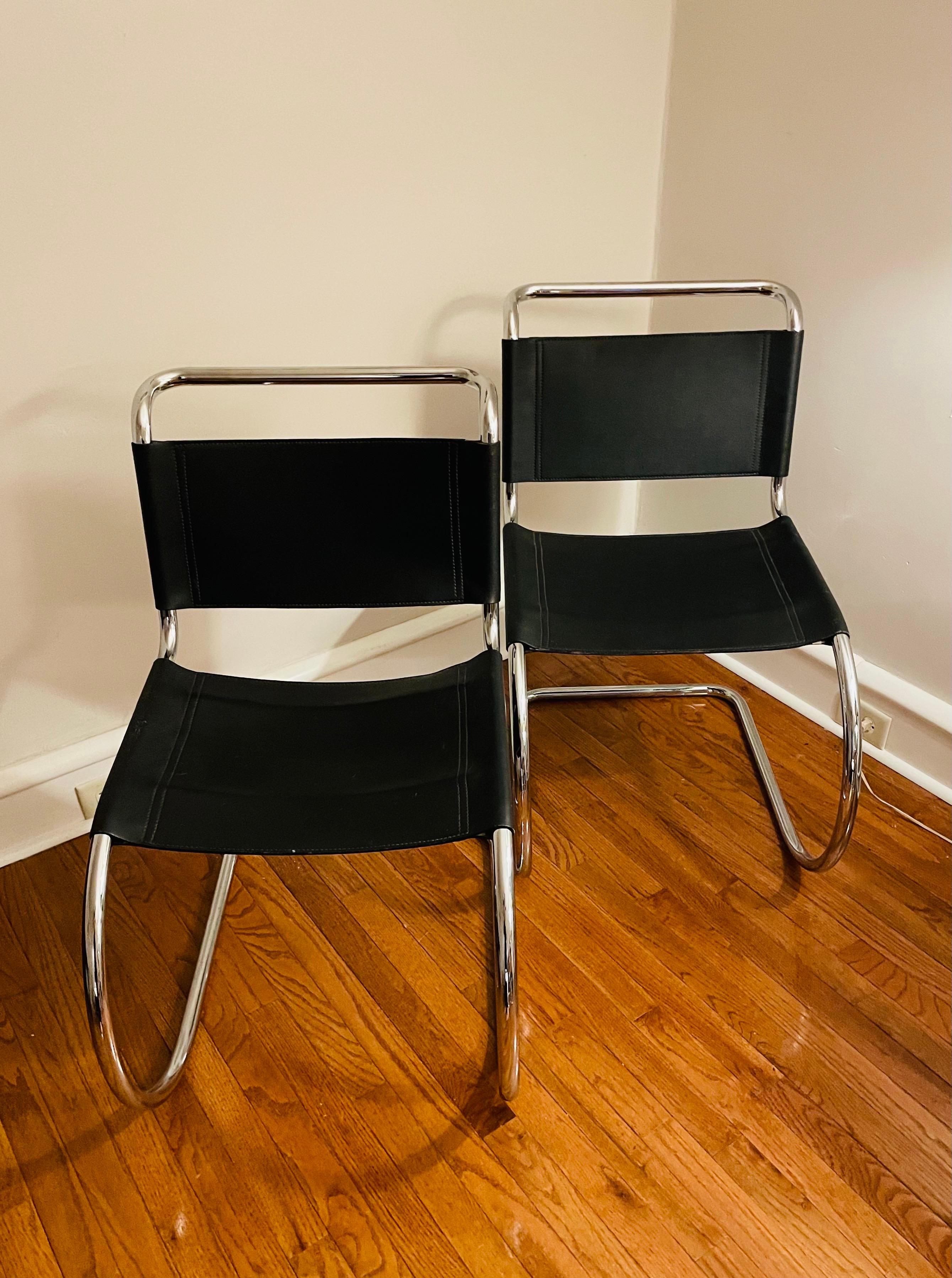 Late 20th Century 1980s Pair of Ludwig Mies Van Der Rohe MR10 Leather Dining Side Chairs  For Sale