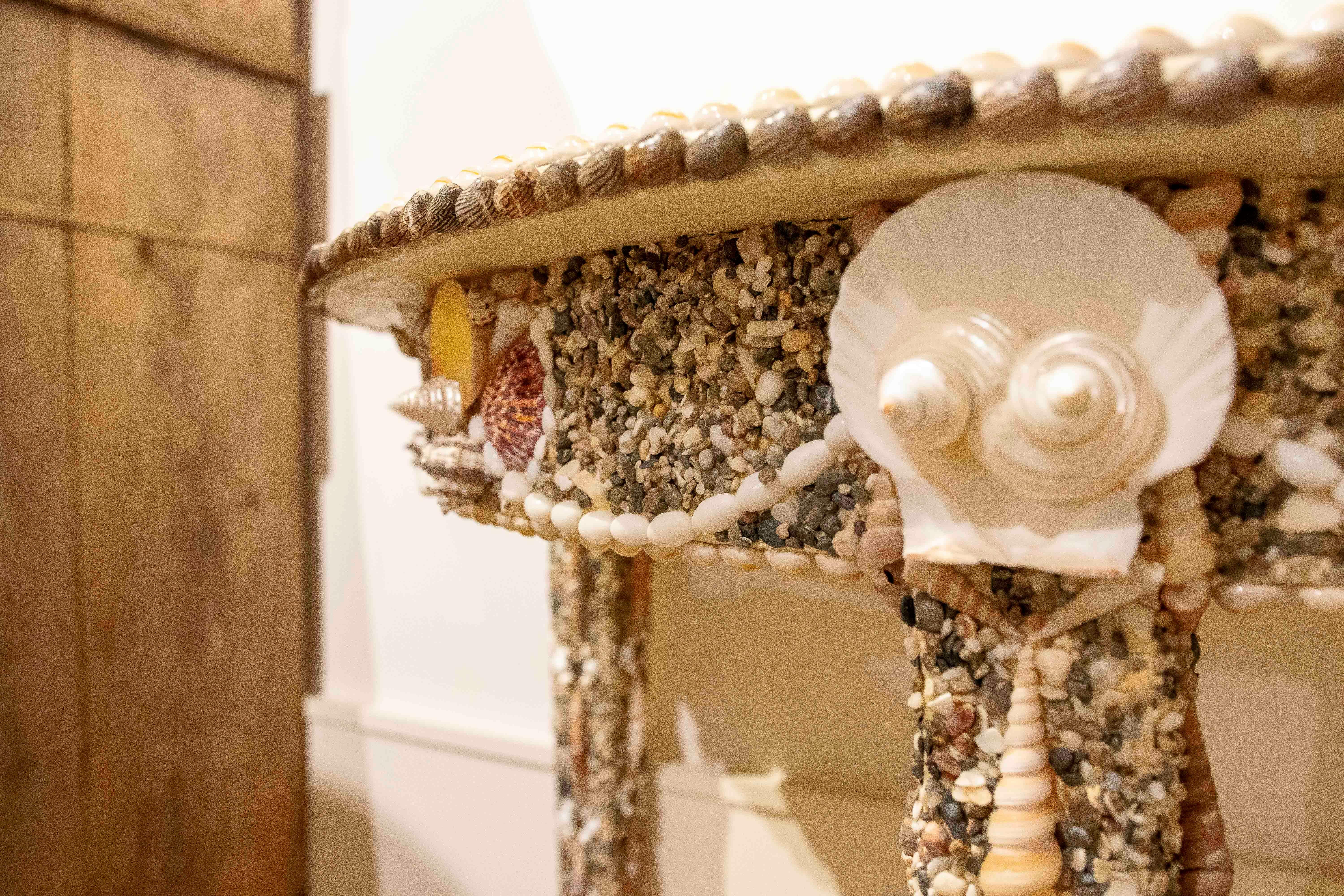 1980s Pair of Marine Consoles Decorated with Shells For Sale 6