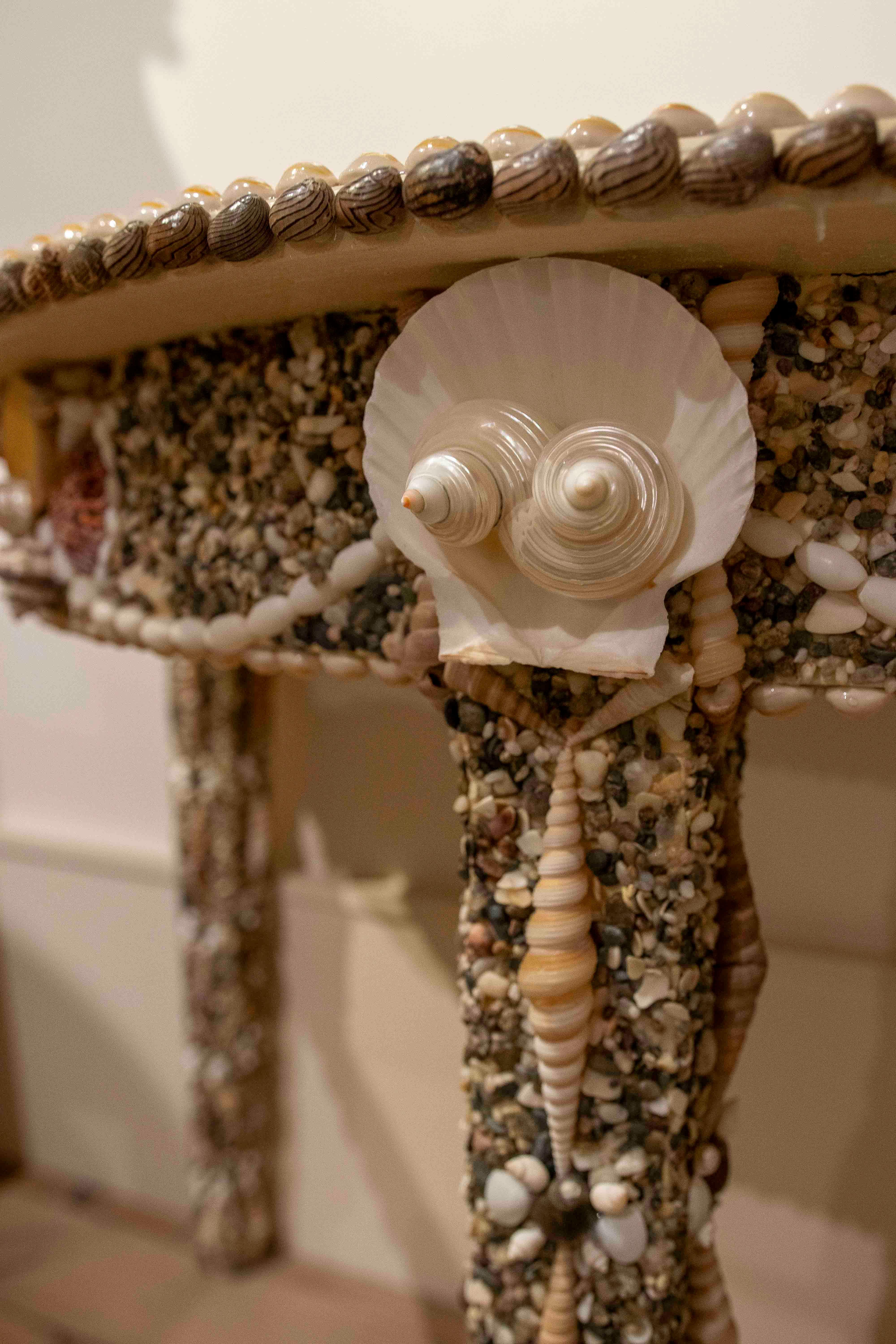 1980s Pair of Marine Consoles Decorated with Shells For Sale 3