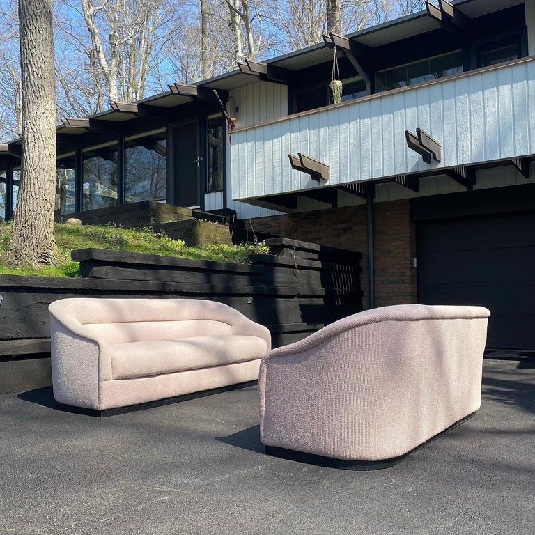 1980s Pair of Pink Tweed Postmodern Curved Back Sculpted Sofas by David