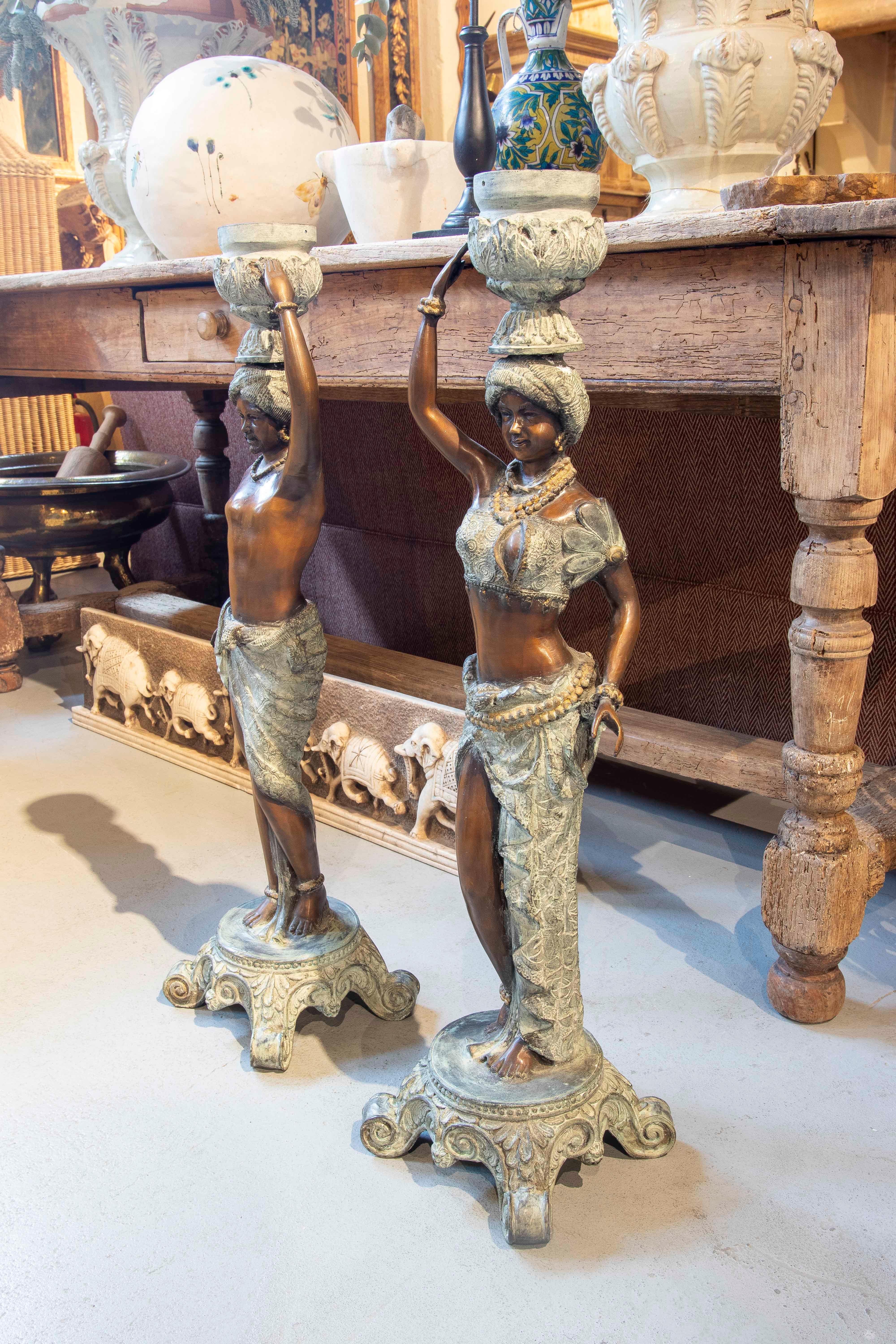 Coppia di sculture di donna e uomo degli anni '80 in stile arabo In condizioni buone in vendita a Marbella, ES