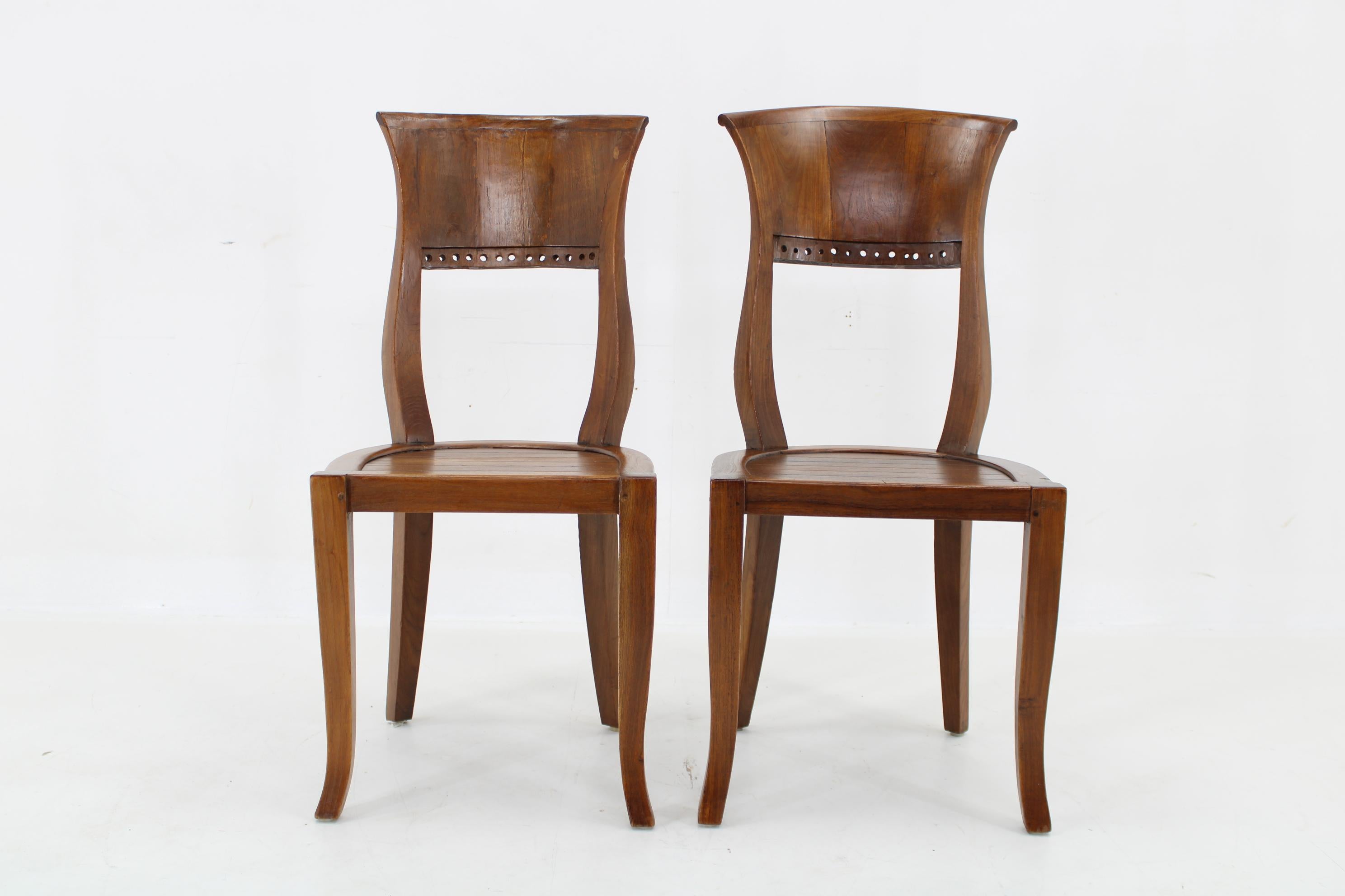 Mid-Century Modern  1980s Pair of Solid Teak Chairs, India  For Sale