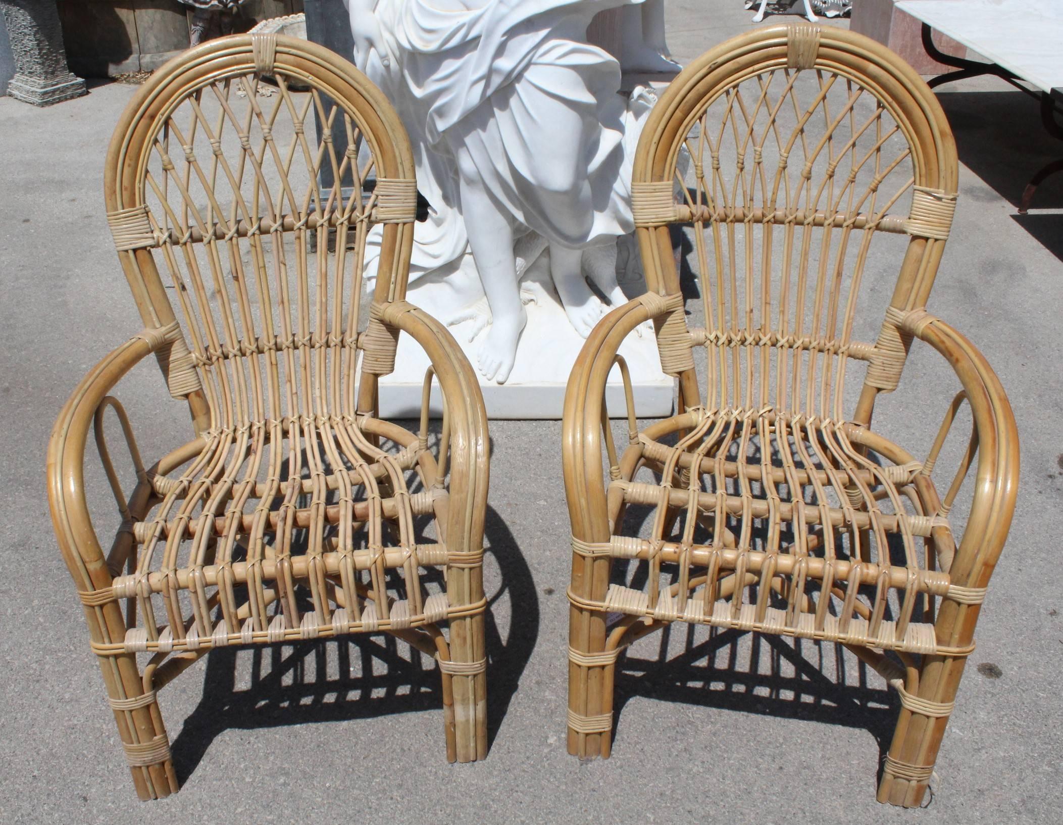 1980s Pair of Spanish Bamboo Armchairs with Rounded Back Rest In Good Condition For Sale In Marbella, ES