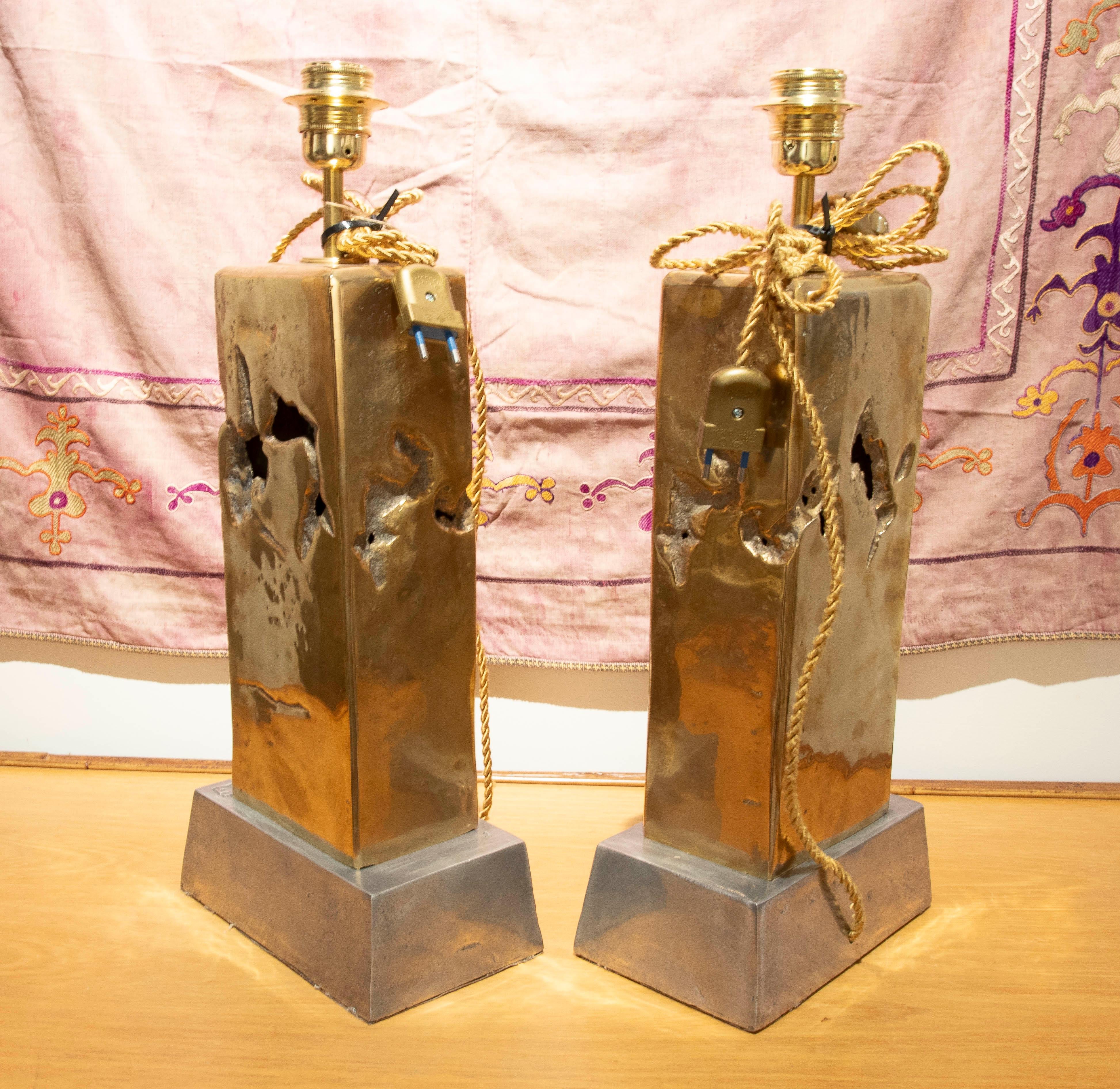 Espagnol Paire de lampes espagnoles en bronze par l'artiste David Marshall, années 1980 en vente