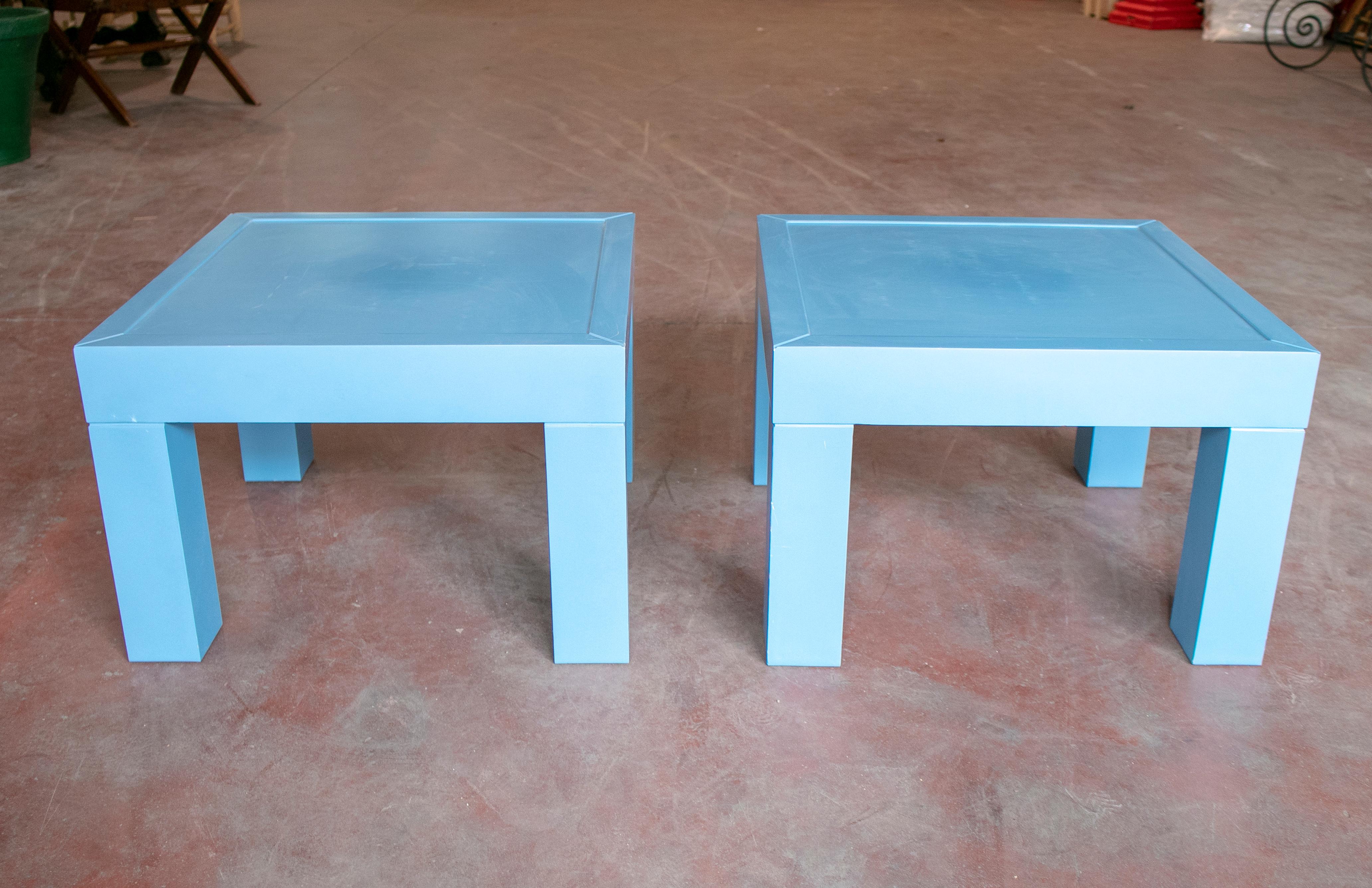 1980s Pair of Spanish Lacquered Wooden Side Tables For Sale 2