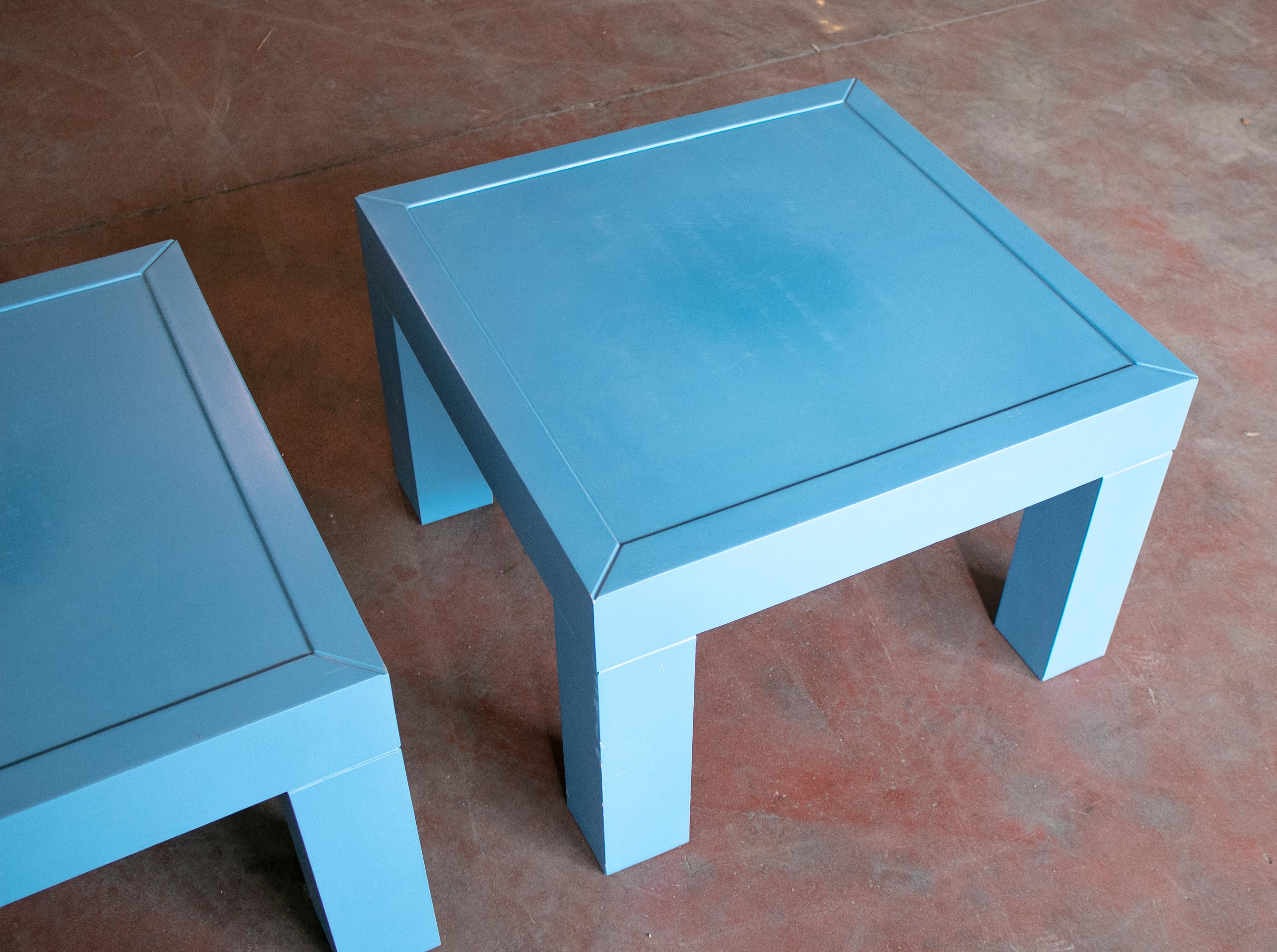 1980s Pair of Spanish Lacquered Wooden Side Tables For Sale 3