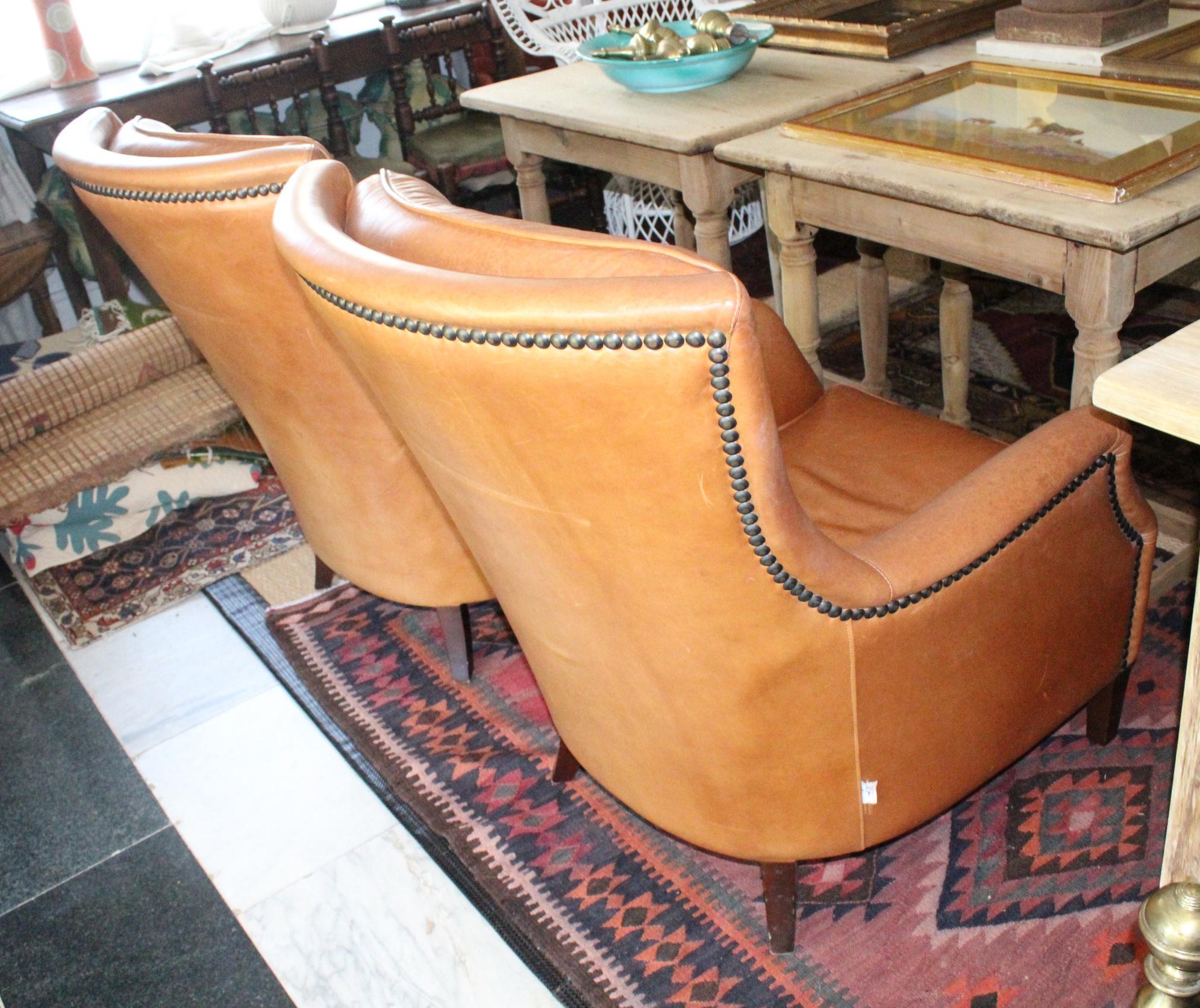 1980s Pair of Spanish Leather Armchairs For Sale 6