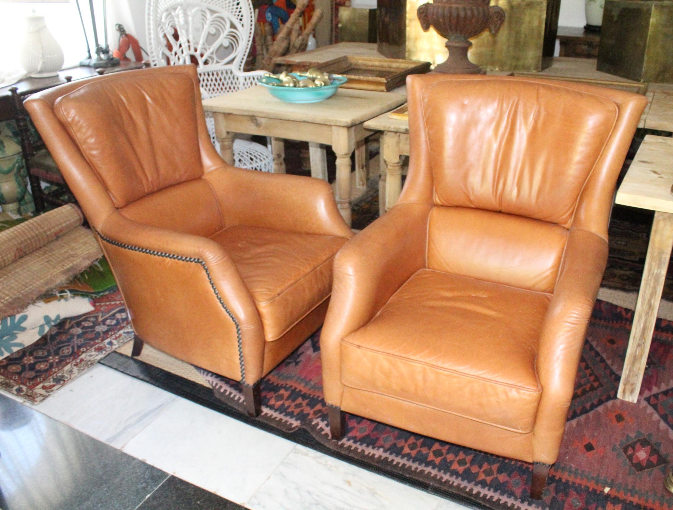 1980s Pair of Spanish Leather Armchairs In Good Condition For Sale In Marbella, ES