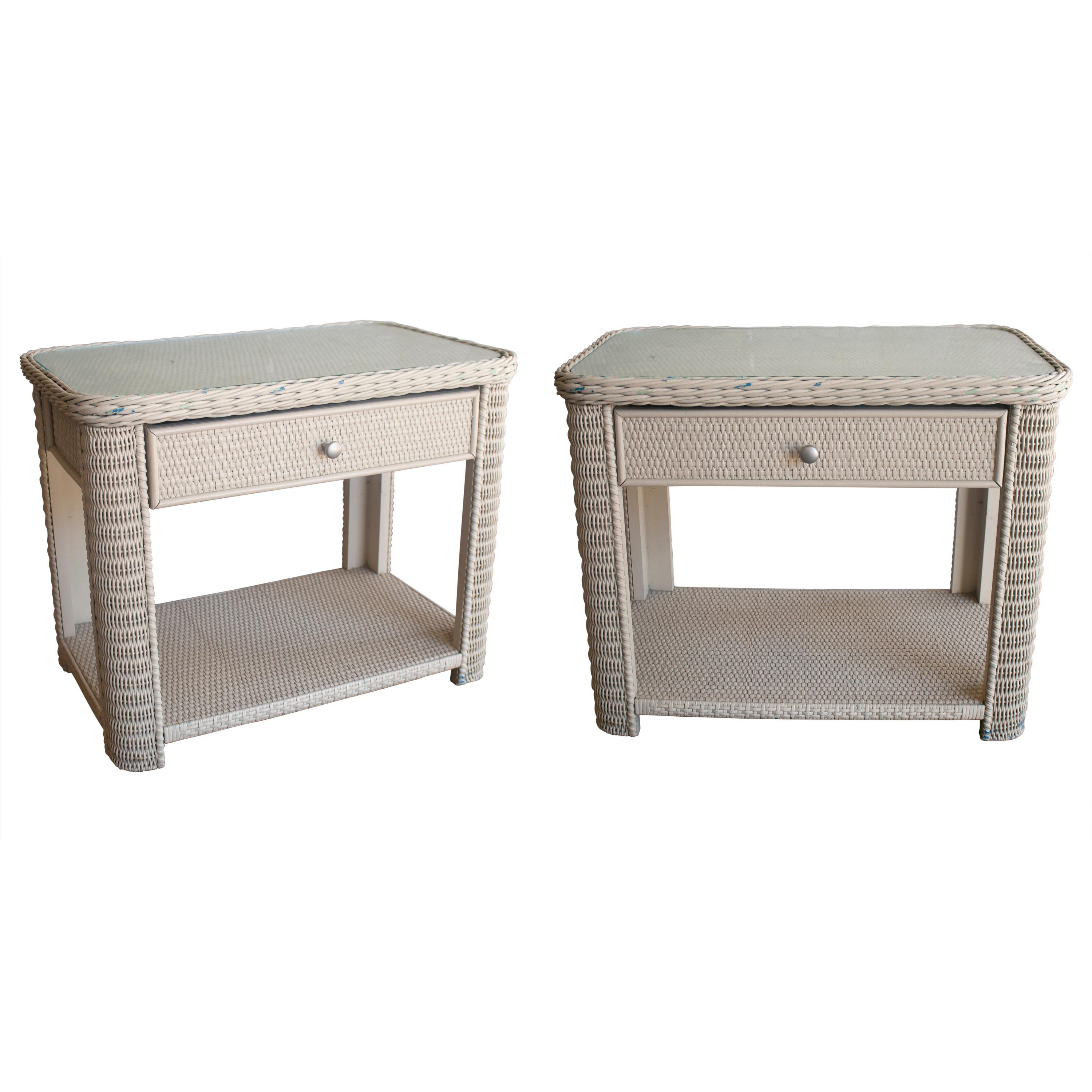 1980s Spanish Pair of Bamboo and Wicker White Bedside Tables For Sale at 1stDibs