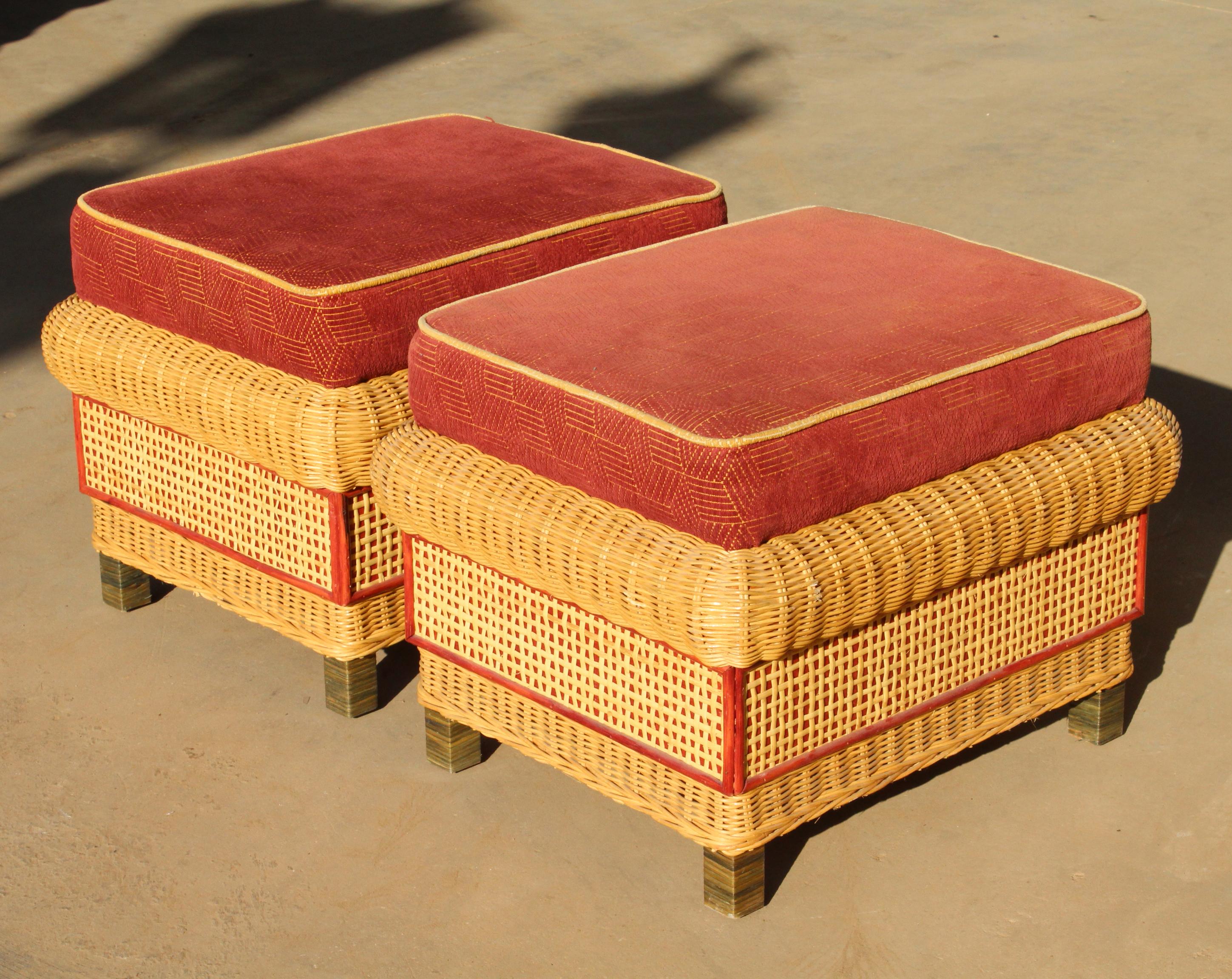 1980s Pair of Spanish Wicker Puffs with Red Cushions im Zustand „Gut“ in Marbella, ES