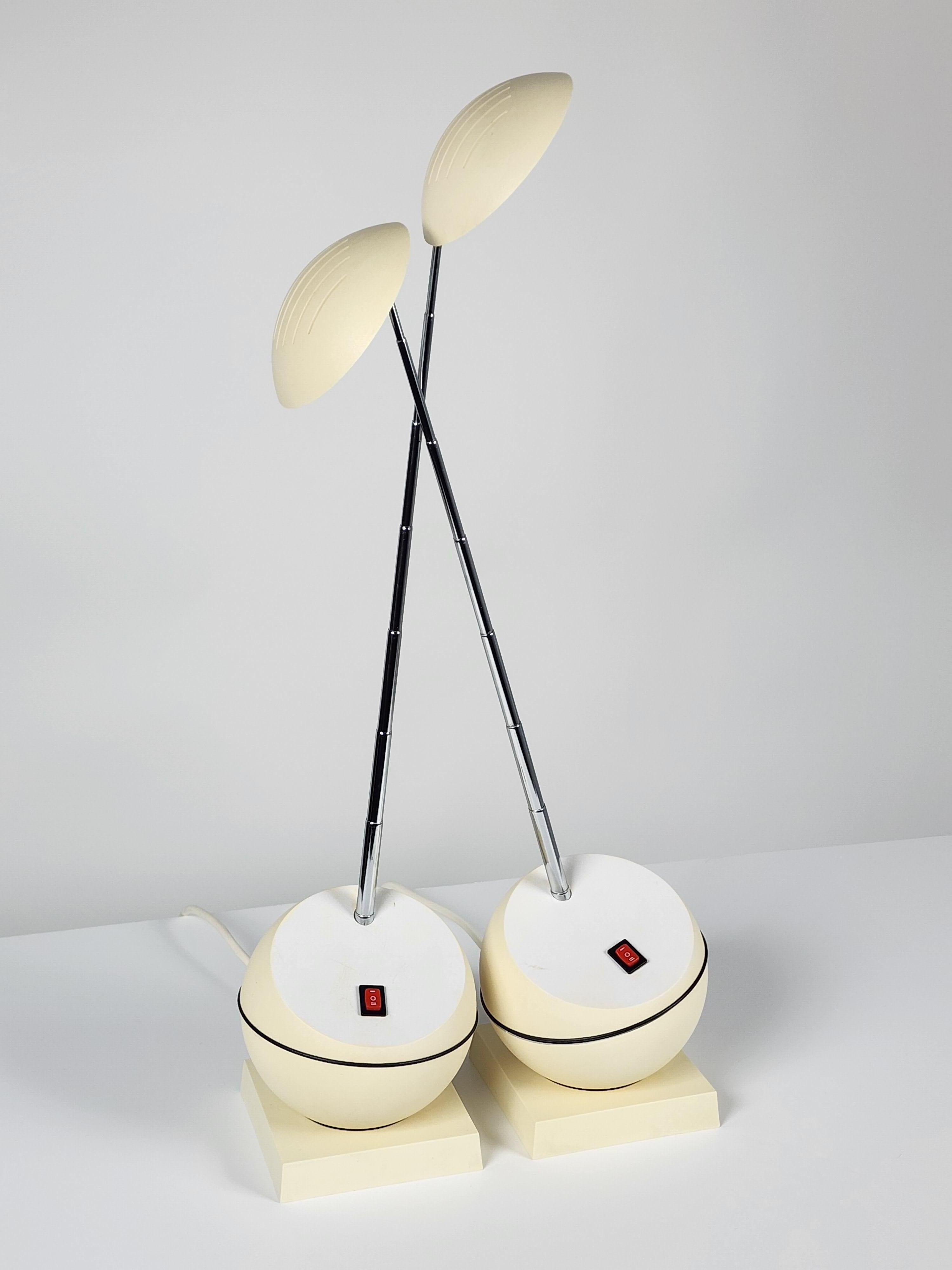 Italian 1980s Pair of Telescopic Halogen Table Lamp, Italy For Sale