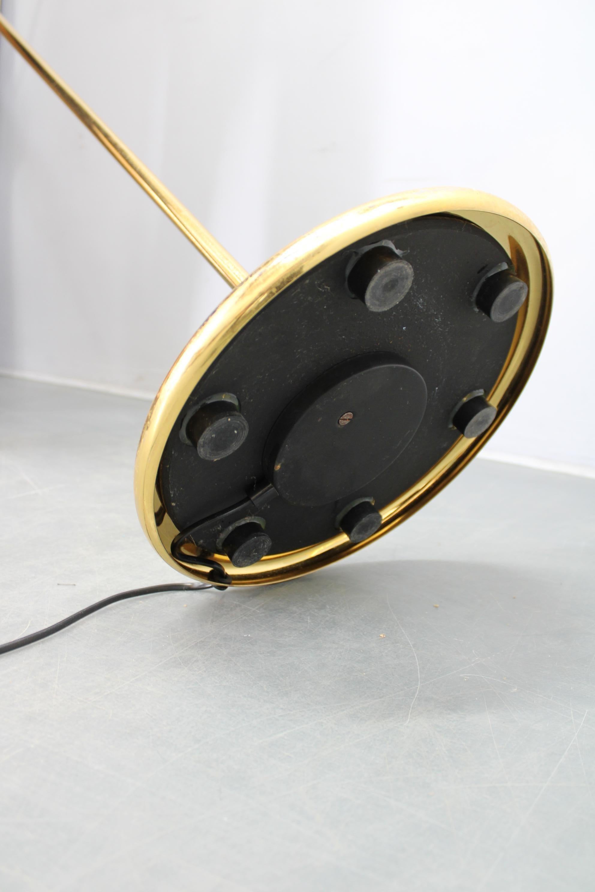 Coppia di lampade da terra anni '80 di VeArt Murano con finitura in ottone, Italia in vendita 8