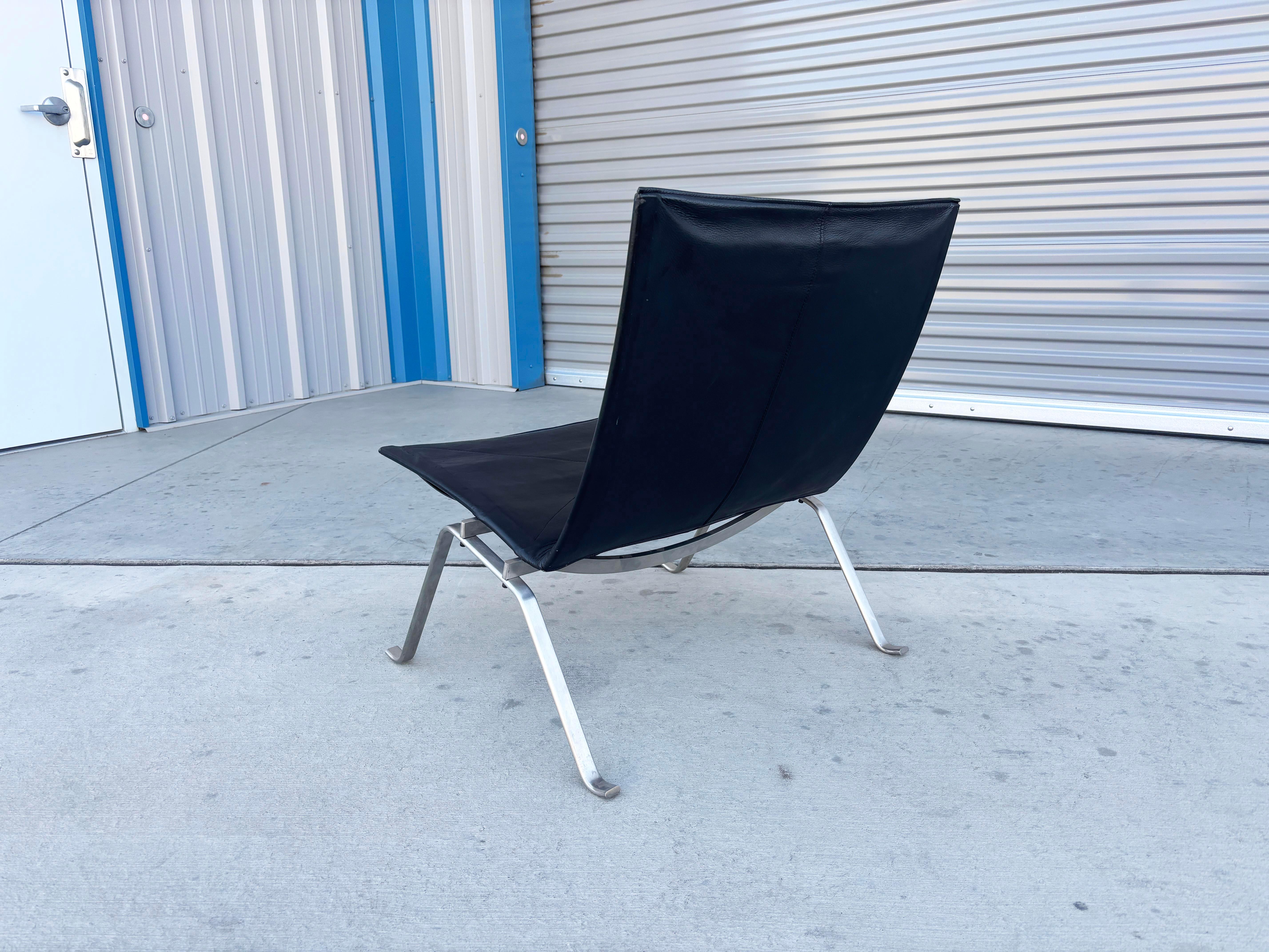 Paire de chaises longues en cuir Pk22 des années 1980, d'après Poul Kjaerholm en vente 7