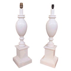 1980s Pair of White Lacquered Table Lamps in Classic Style