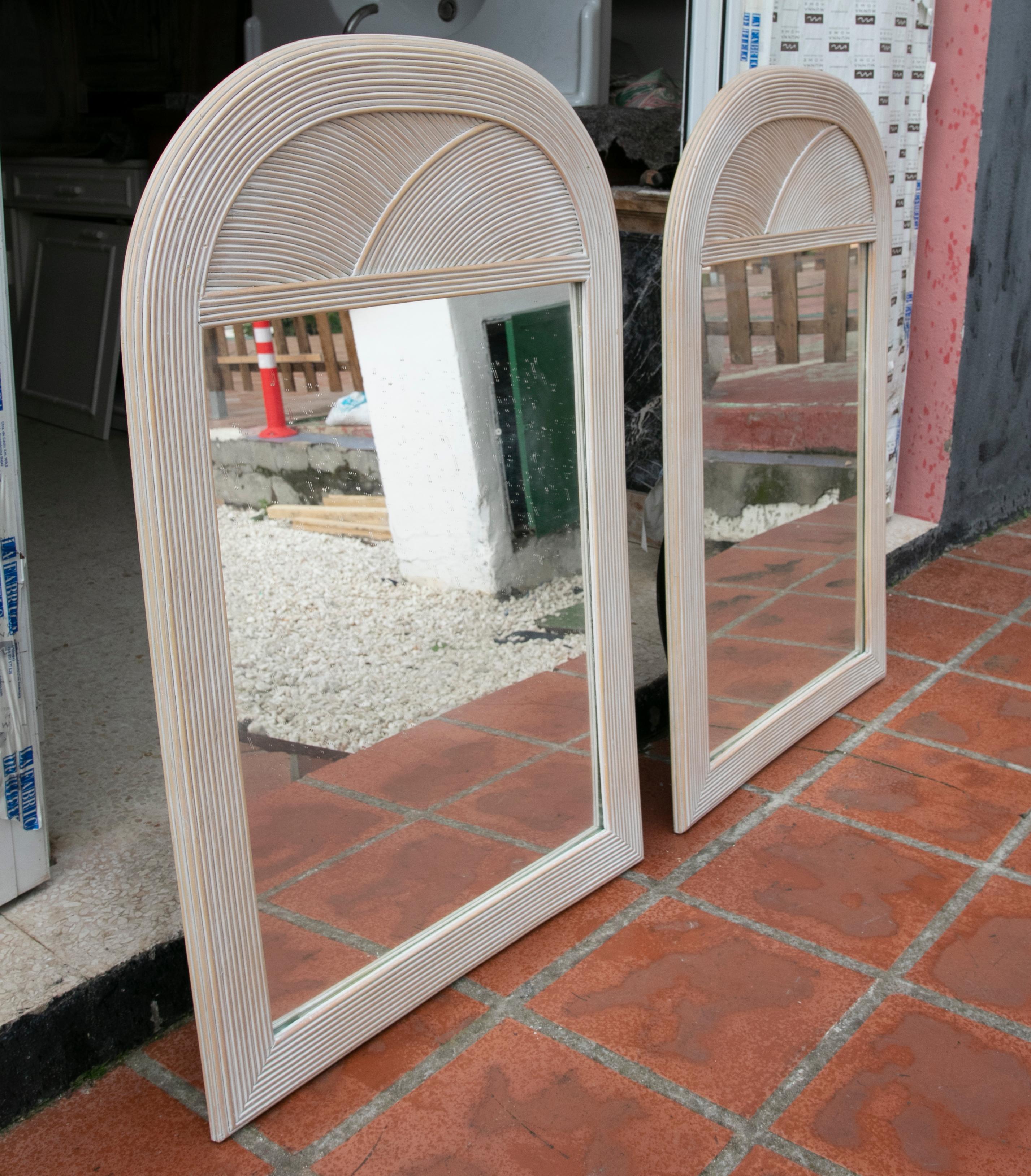 Spanish 1980s Pair of Wicker Wall Mirrors For Sale