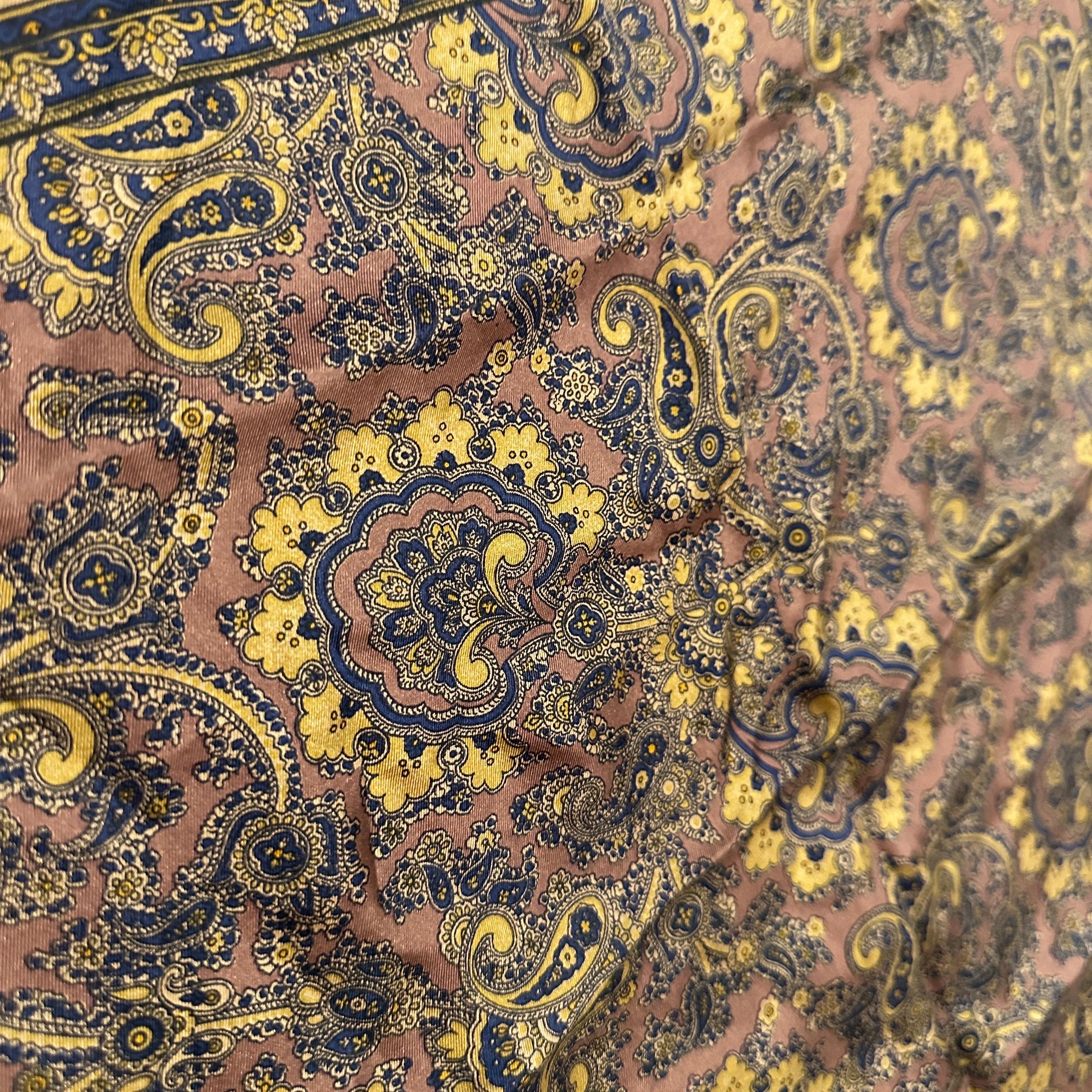 Foulard de seda con estampado de cachemira de los años 80 de Gucci en venta 4
