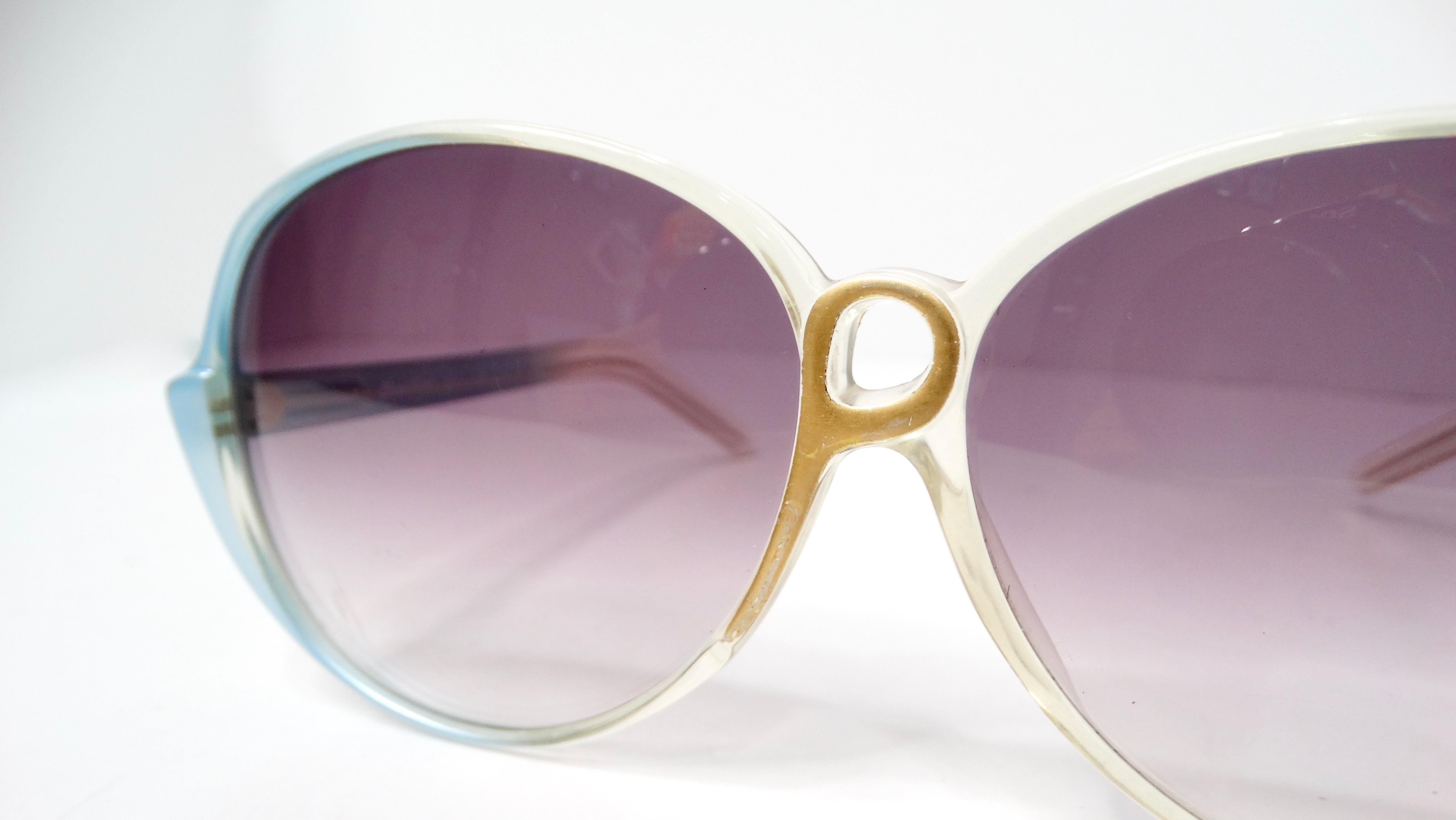 Gris 1980 Papillon Light Blue Tinted Purple Lens Oversized Round Sunglasses en vente