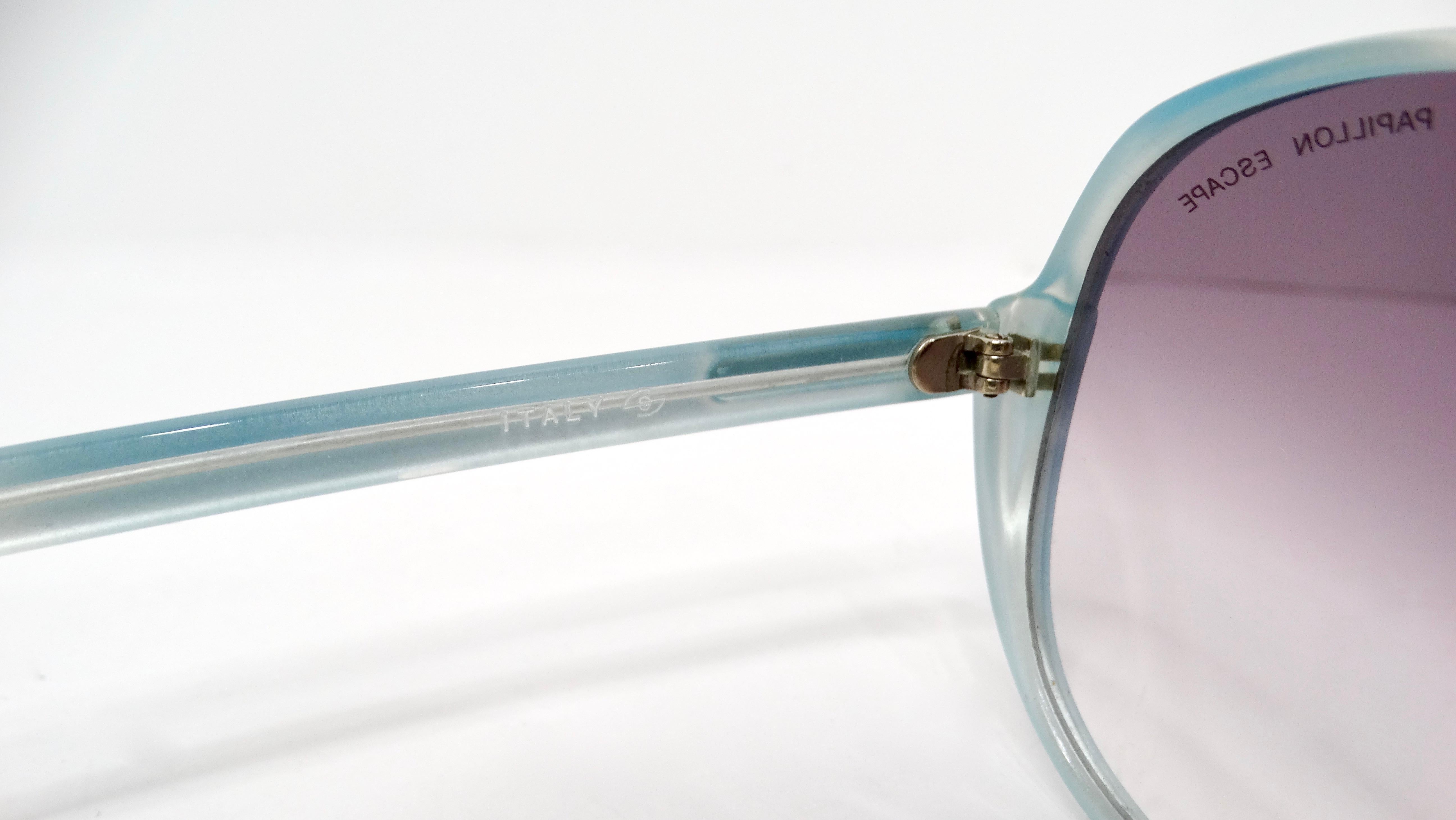 1980 Papillon Light Blue Tinted Purple Lens Oversized Round Sunglasses en vente 2