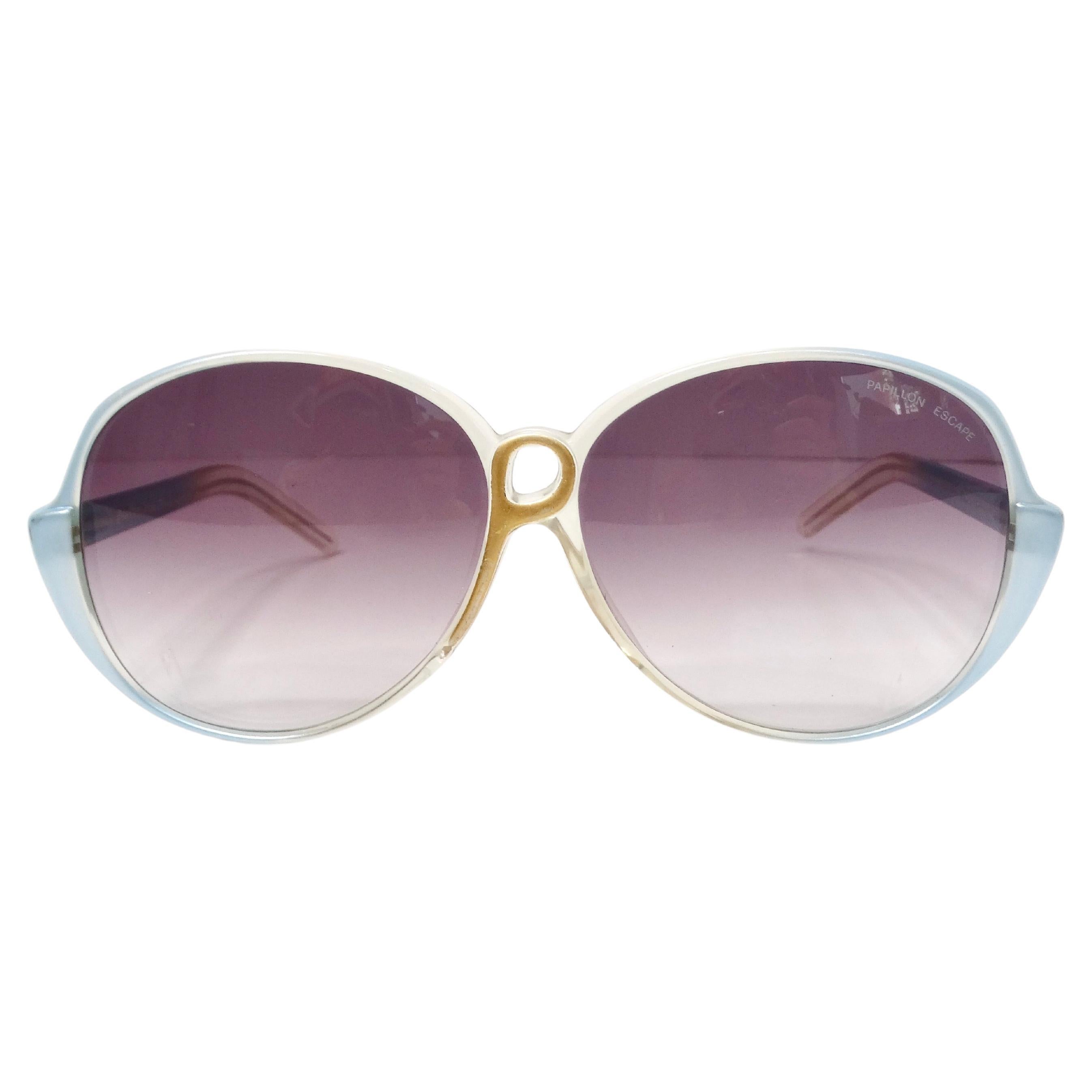 1980 Papillon Light Blue Tinted Purple Lens Oversized Round Sunglasses en vente