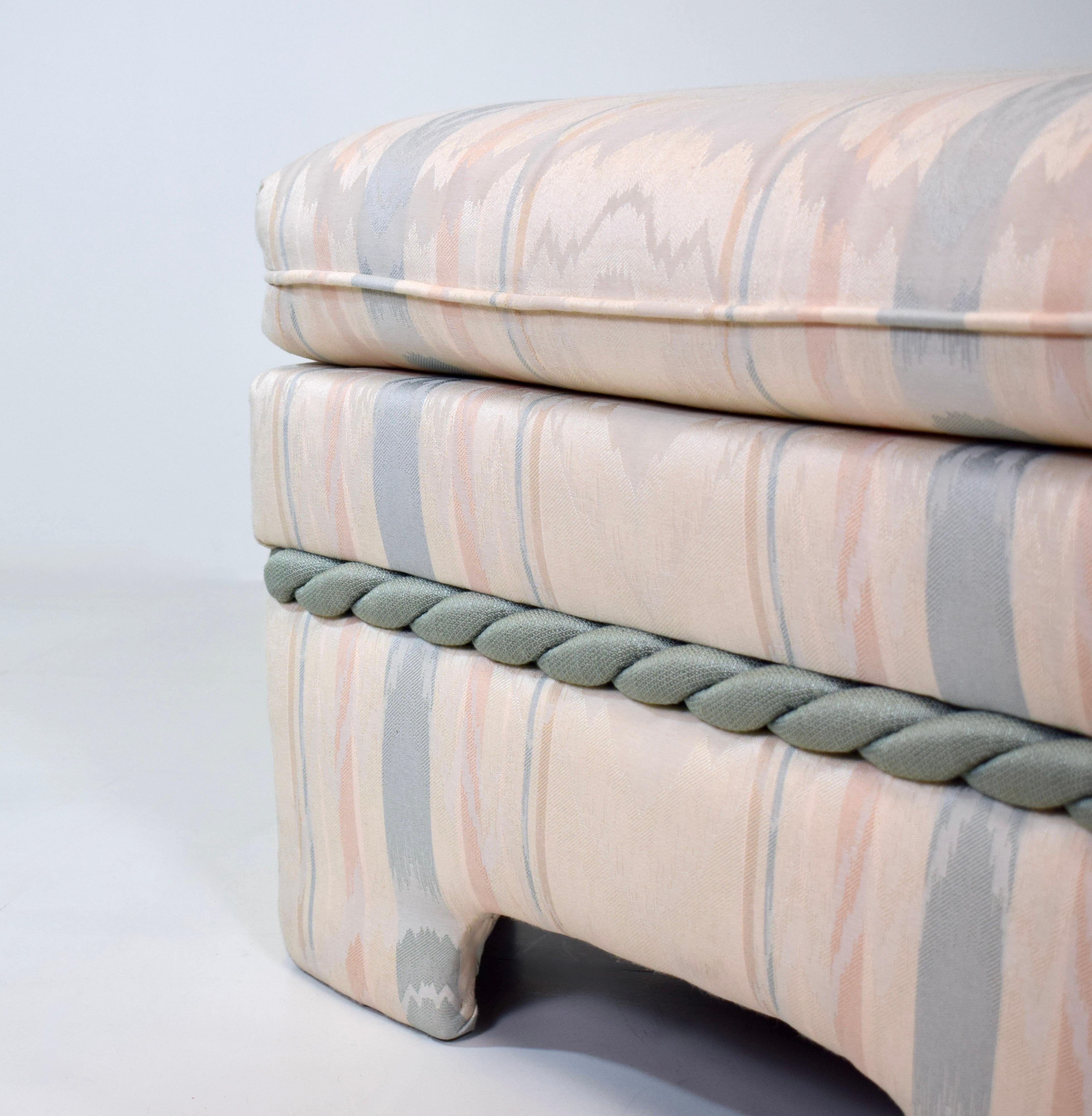 1980's Parsons Ottoman Benches After Milo Baughman In Good Condition For Sale In Southampton, NJ