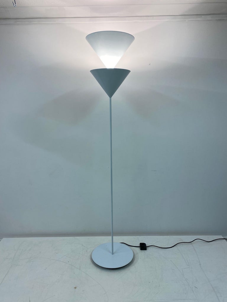 1980s Pascal Floor Lamp by Vico Magistretti for Oluce For Sale 4