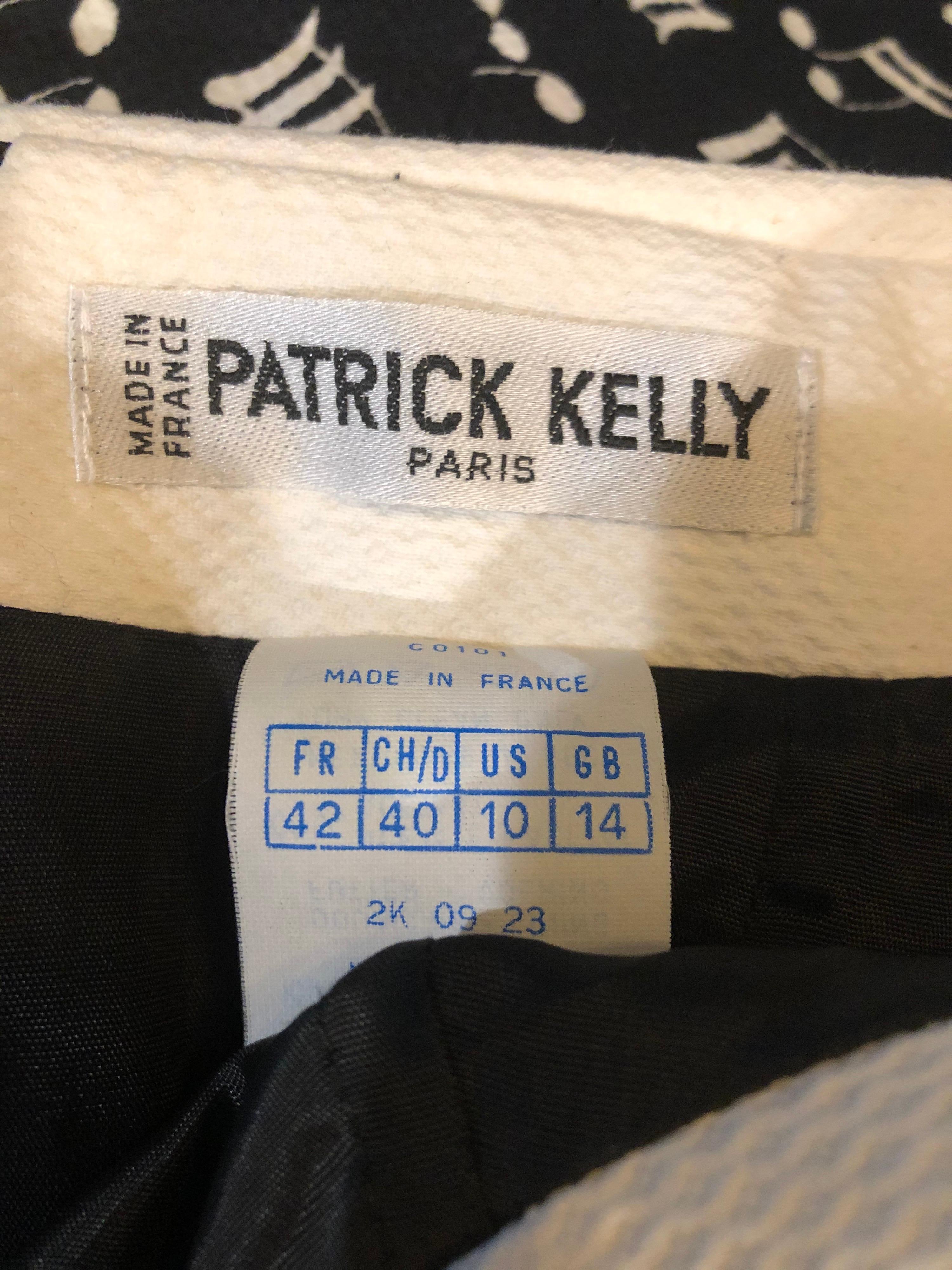 1980er Patrick Kelly Größe 10 trägerloses Kleid mit schwarzem und weißem Musikdruck (Schwarz) im Angebot