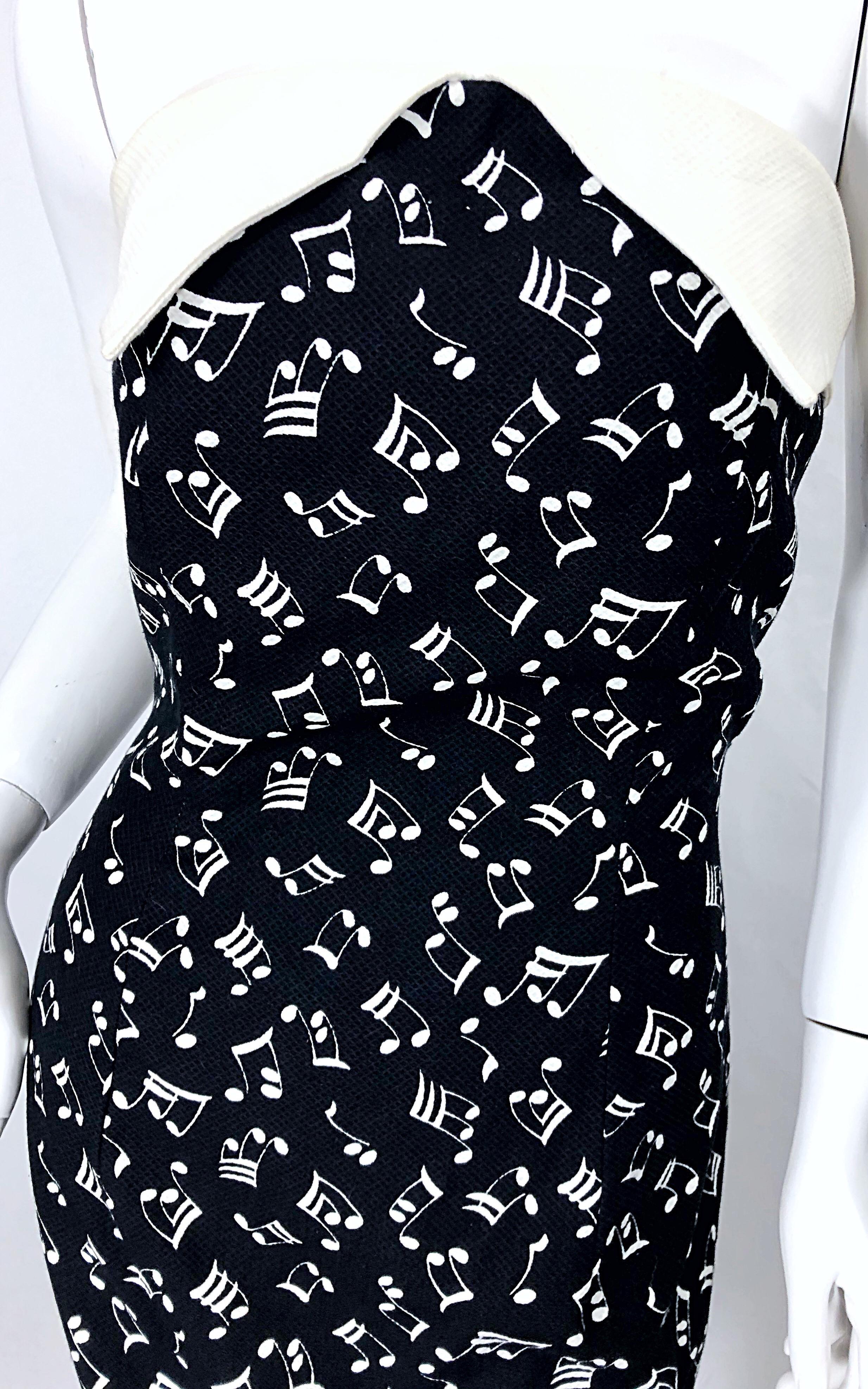 1980er Patrick Kelly Größe 10 trägerloses Kleid mit schwarzem und weißem Musikdruck Damen im Angebot