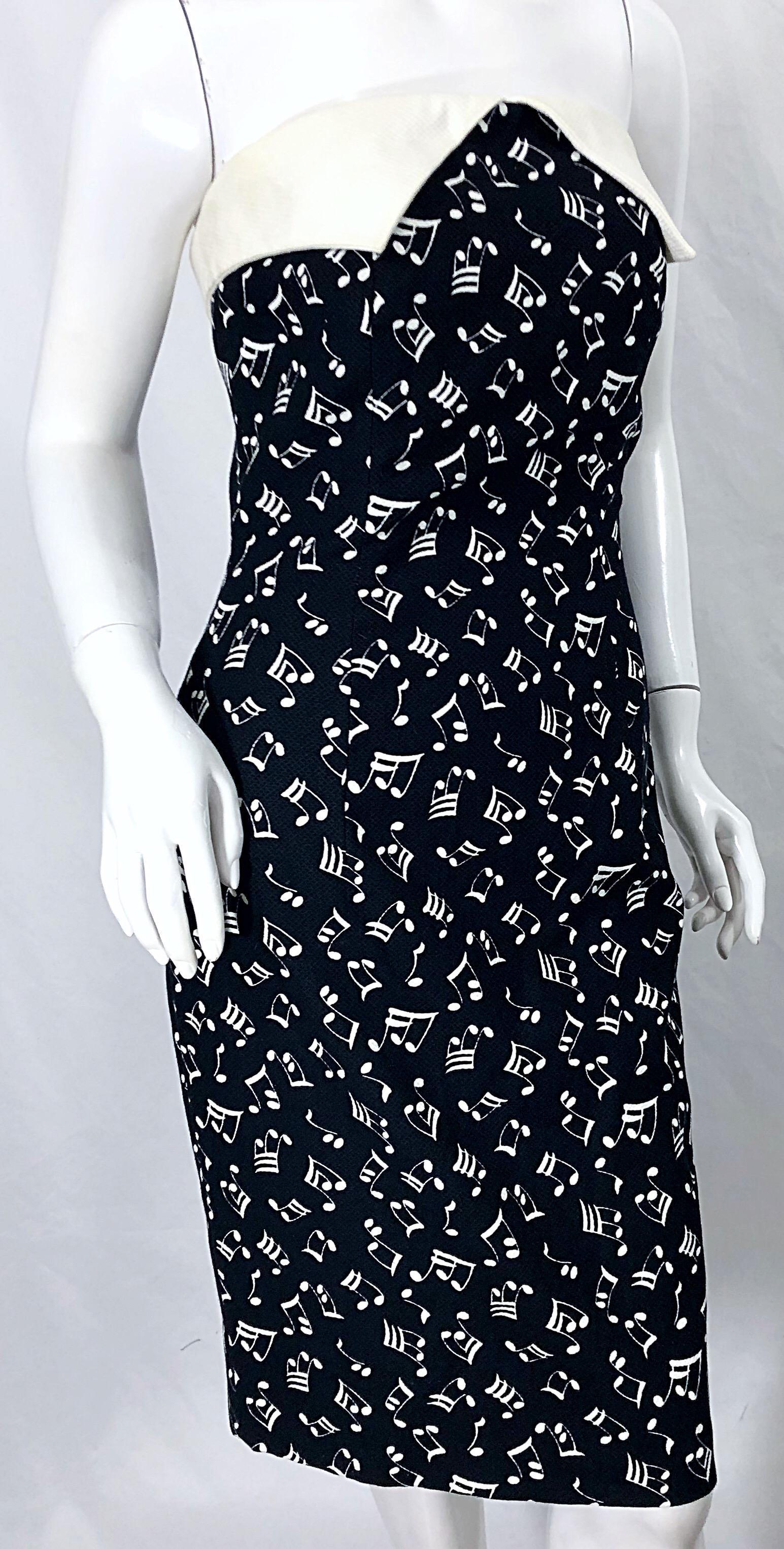 1980er Patrick Kelly Größe 10 trägerloses Kleid mit schwarzem und weißem Musikdruck im Angebot 3