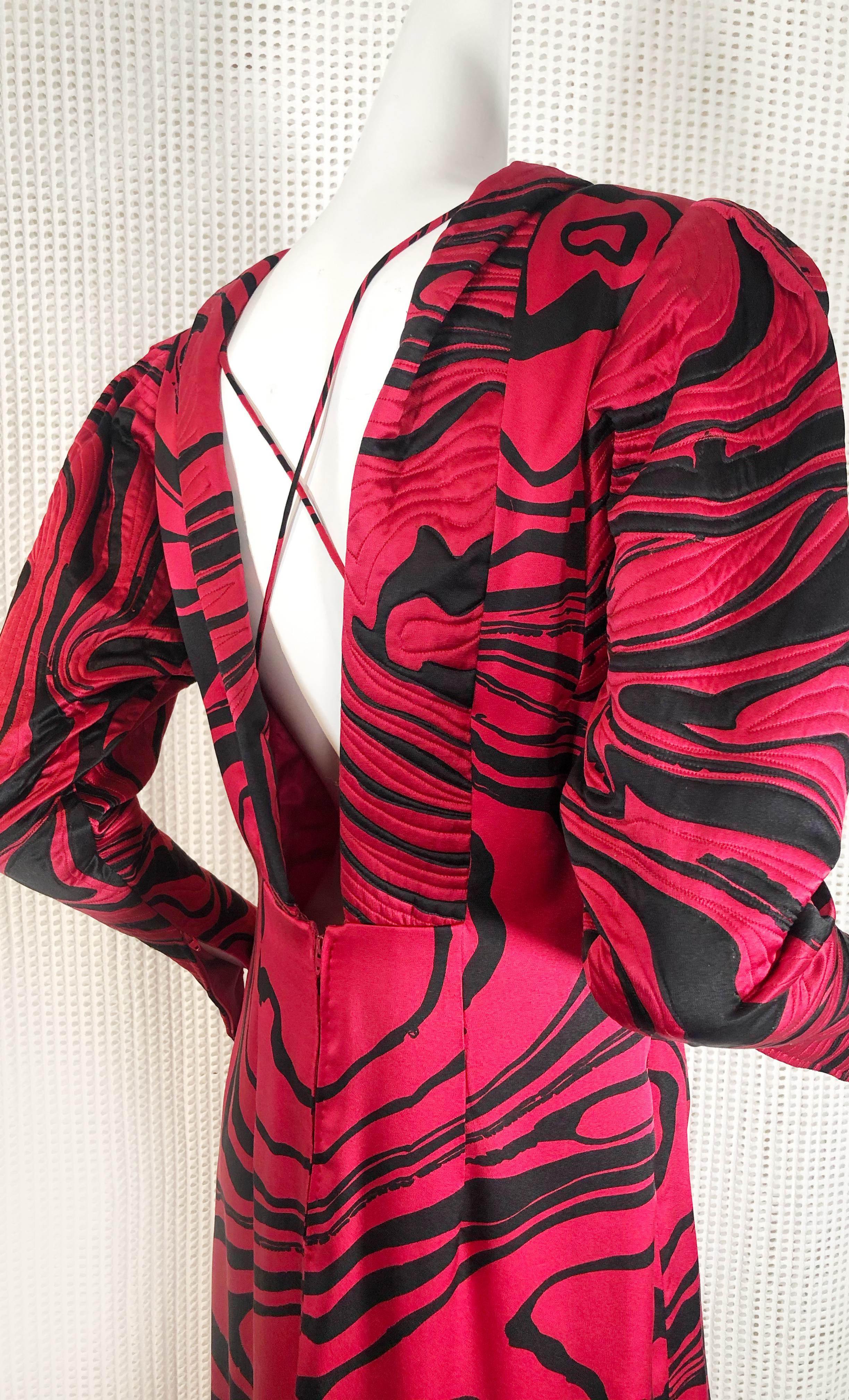 1980s Pauline Trigere Marbleized Silk Print Gown In Excellent Condition For Sale In Gresham, OR