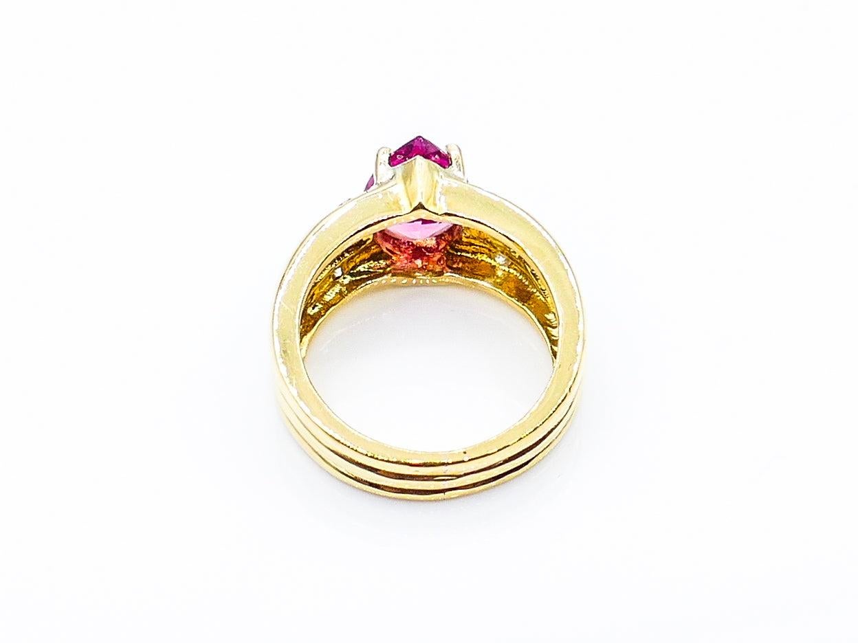 Modernist 1980s Pear Shape Pink Tourmaline Diamond 18K Yellow Gold Ring For Sale